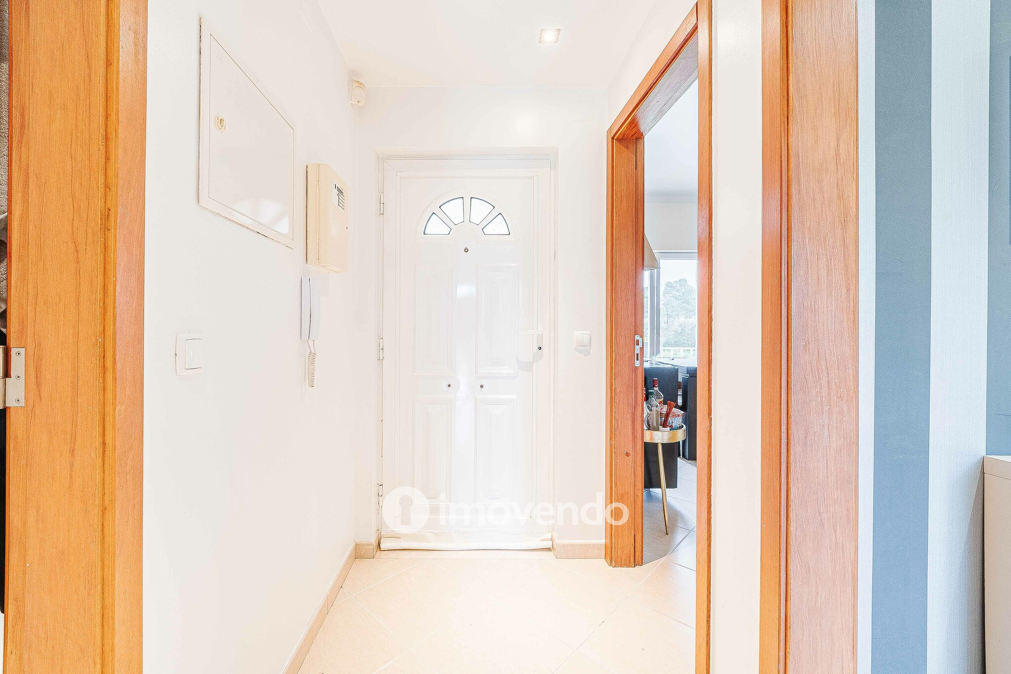 Andar de Moradia T2 Duplex, com garagem e logradouro, no Seixal