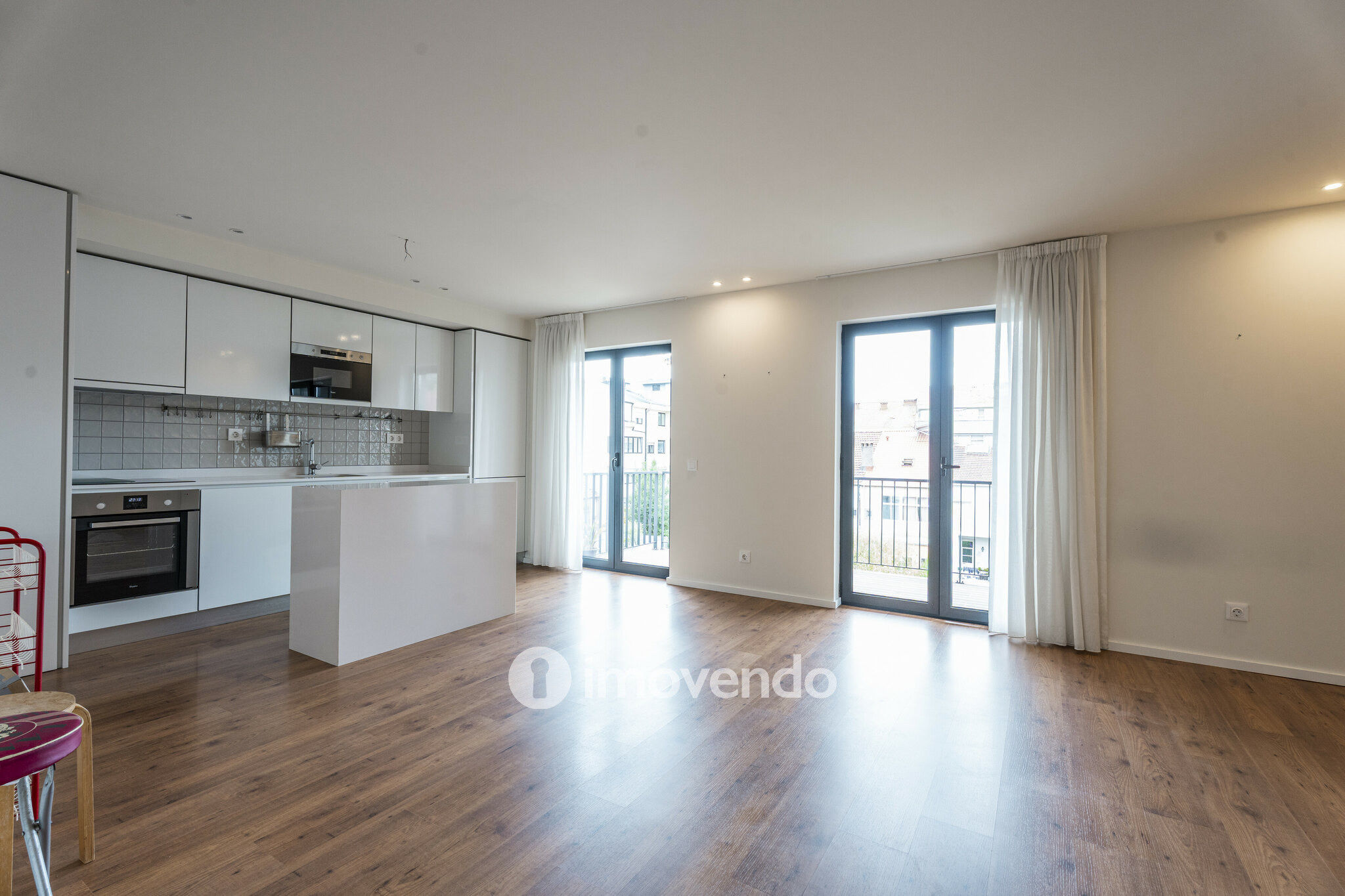Apartamento T2+1 Duplex, com estacionamento, no Bonfim, Porto