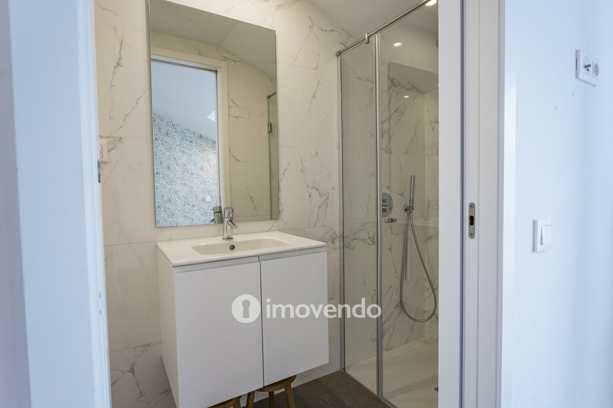 Apartamento T2+1 Duplex, com estacionamento, no Bonfim, Porto