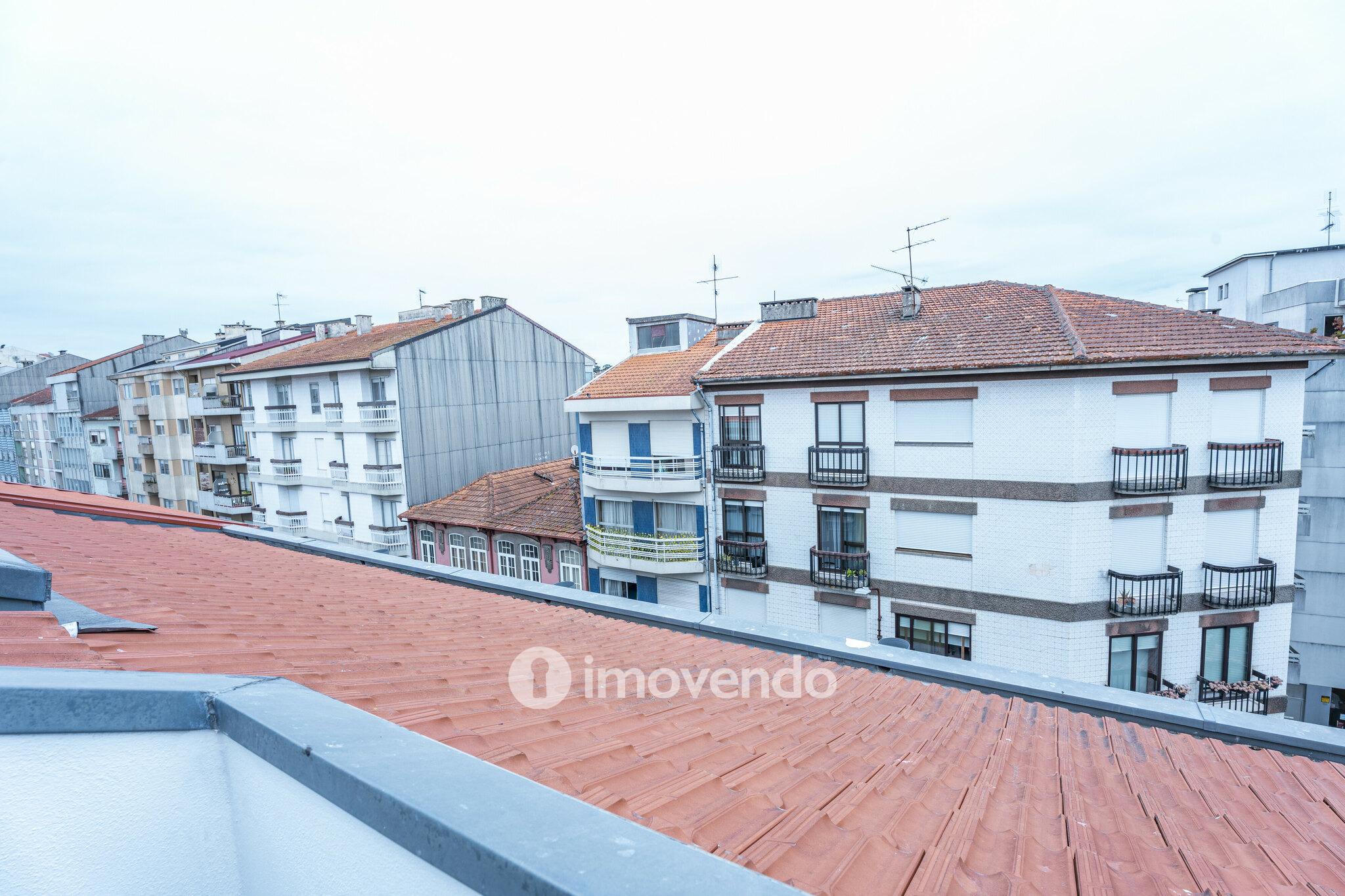 Apartamento T2+1 Duplex, com estacionamento, no Bonfim, Porto