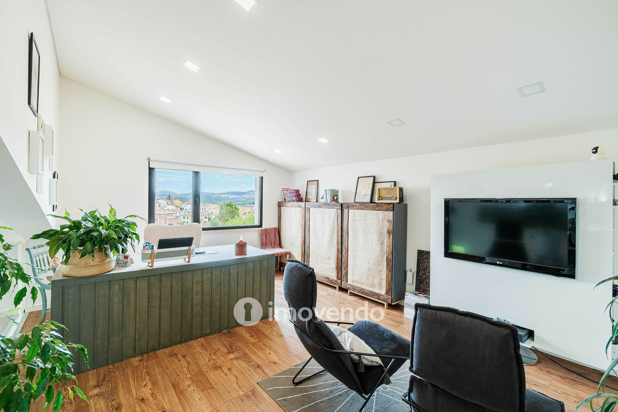 Moradia T5 exclusiva, com piscina e garagem, no Milharado, Mafra