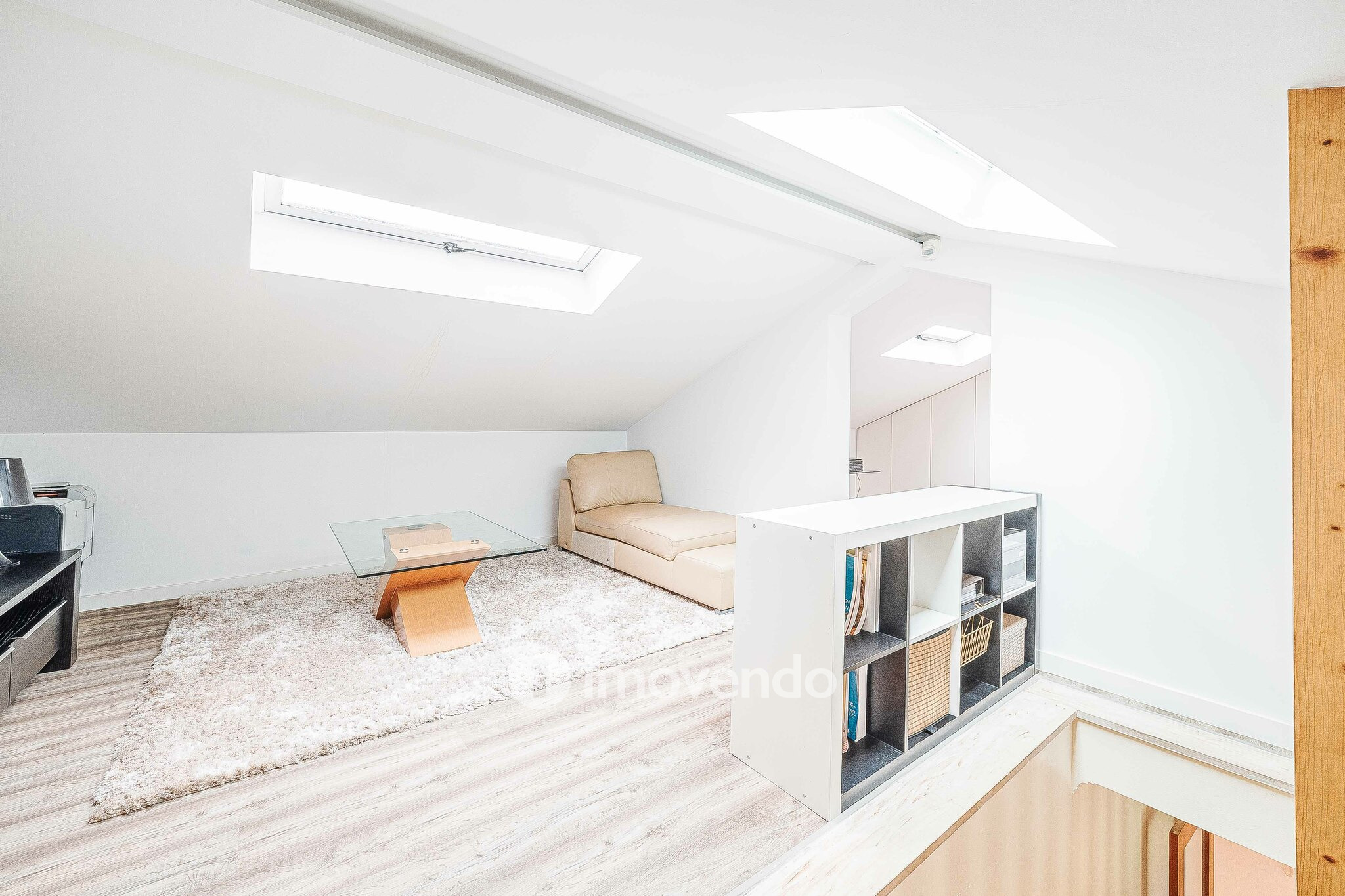 Andar de Moradia T2 Duplex, com garagem e logradouro, no Seixal