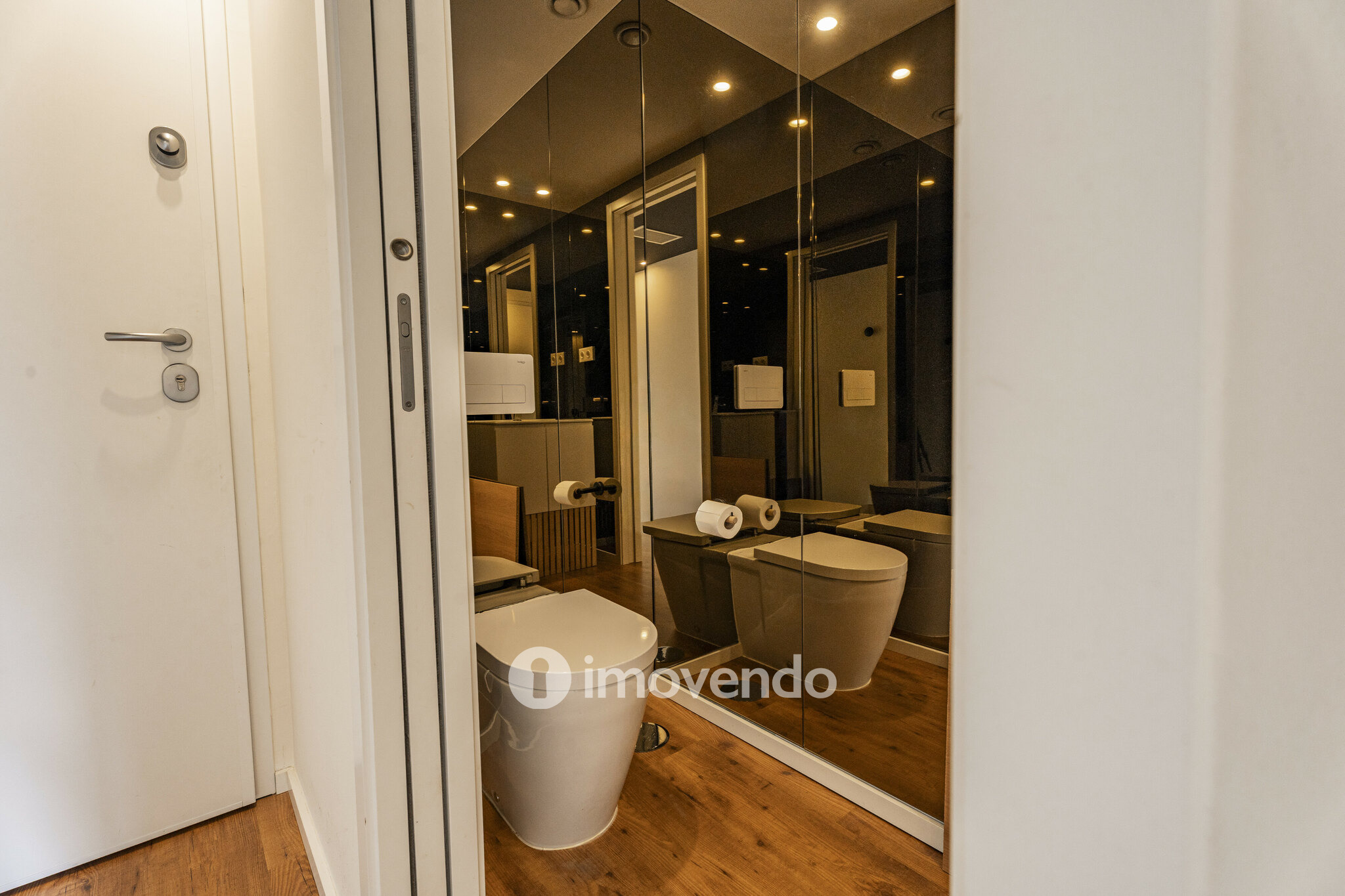 Apartamento T2+1 Duplex, com estacionamento, no Bonfim, Porto