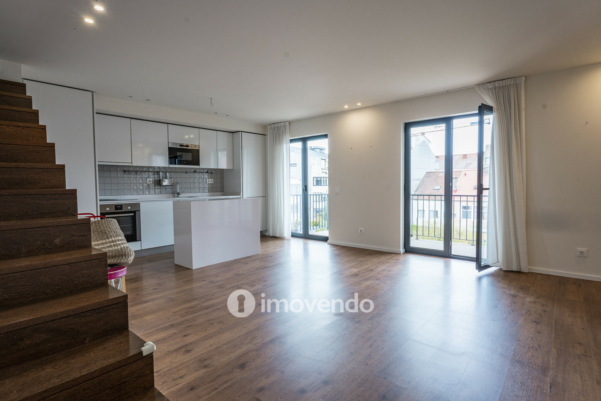 Apartamento T2+1 Duplex, com estacionamento, no Bonfim, Porto