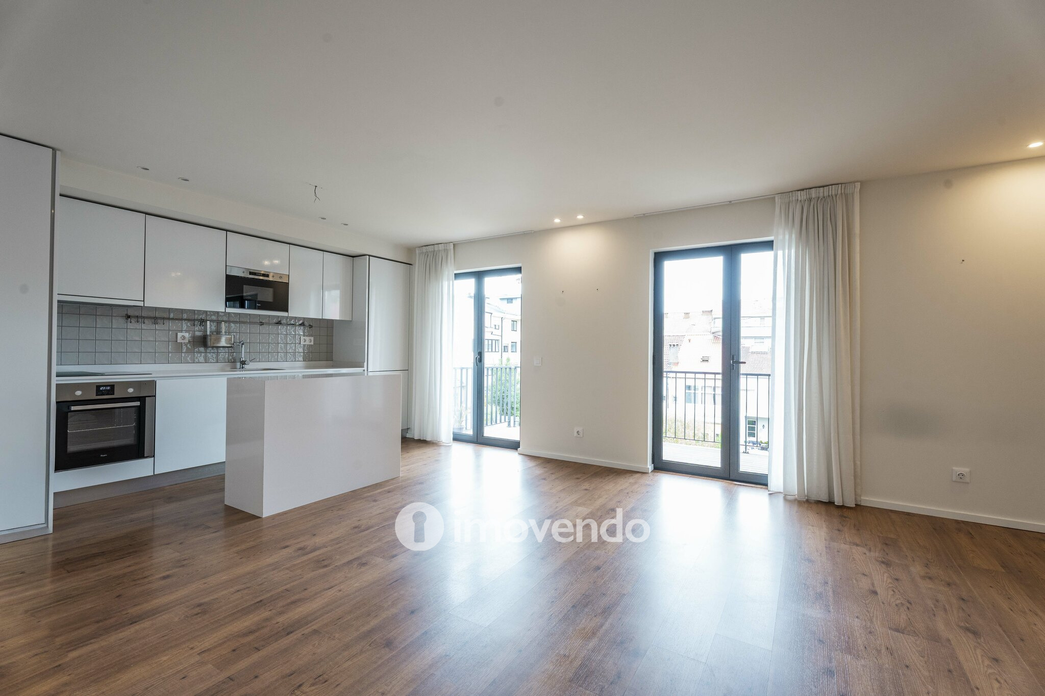 Apartamento T2+1 Duplex, com estacionamento, no Bonfim, Porto