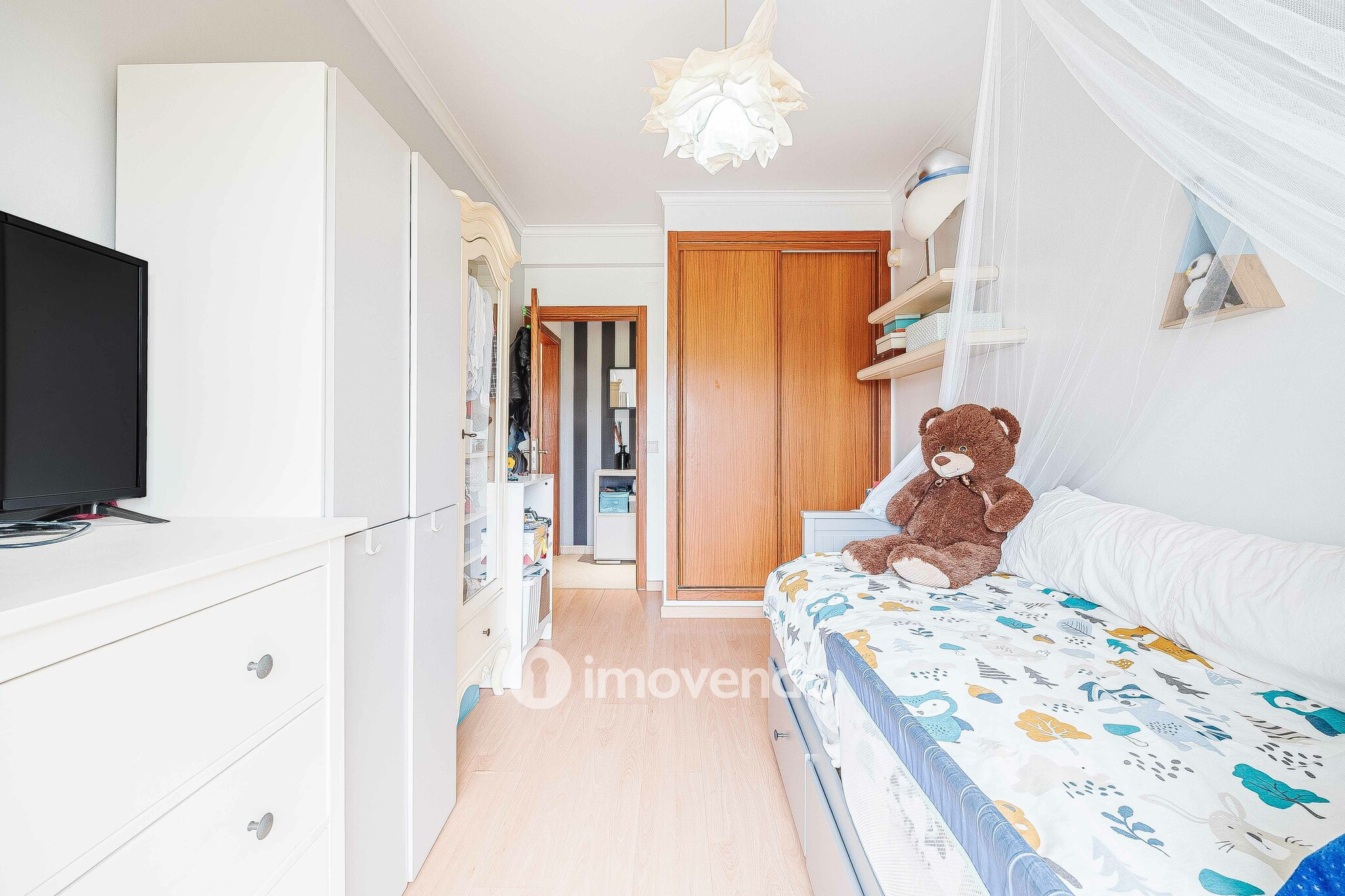 Andar de Moradia T2 Duplex, com garagem e logradouro, no Seixal