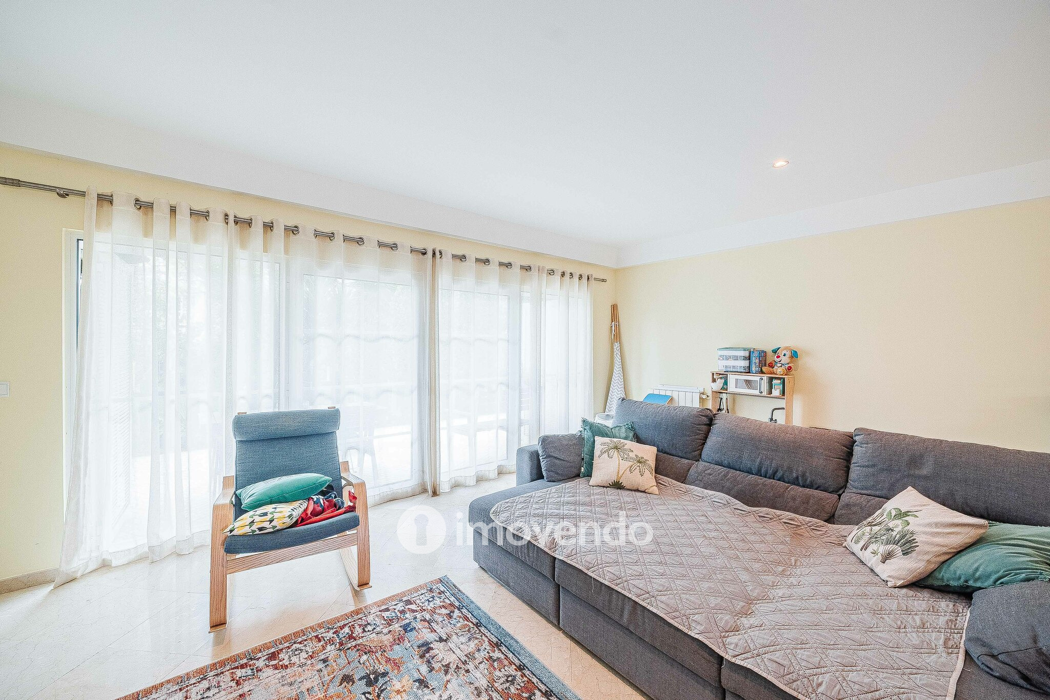 Moradia T5+2 com garagem, em condomínio com piscina, em Murches