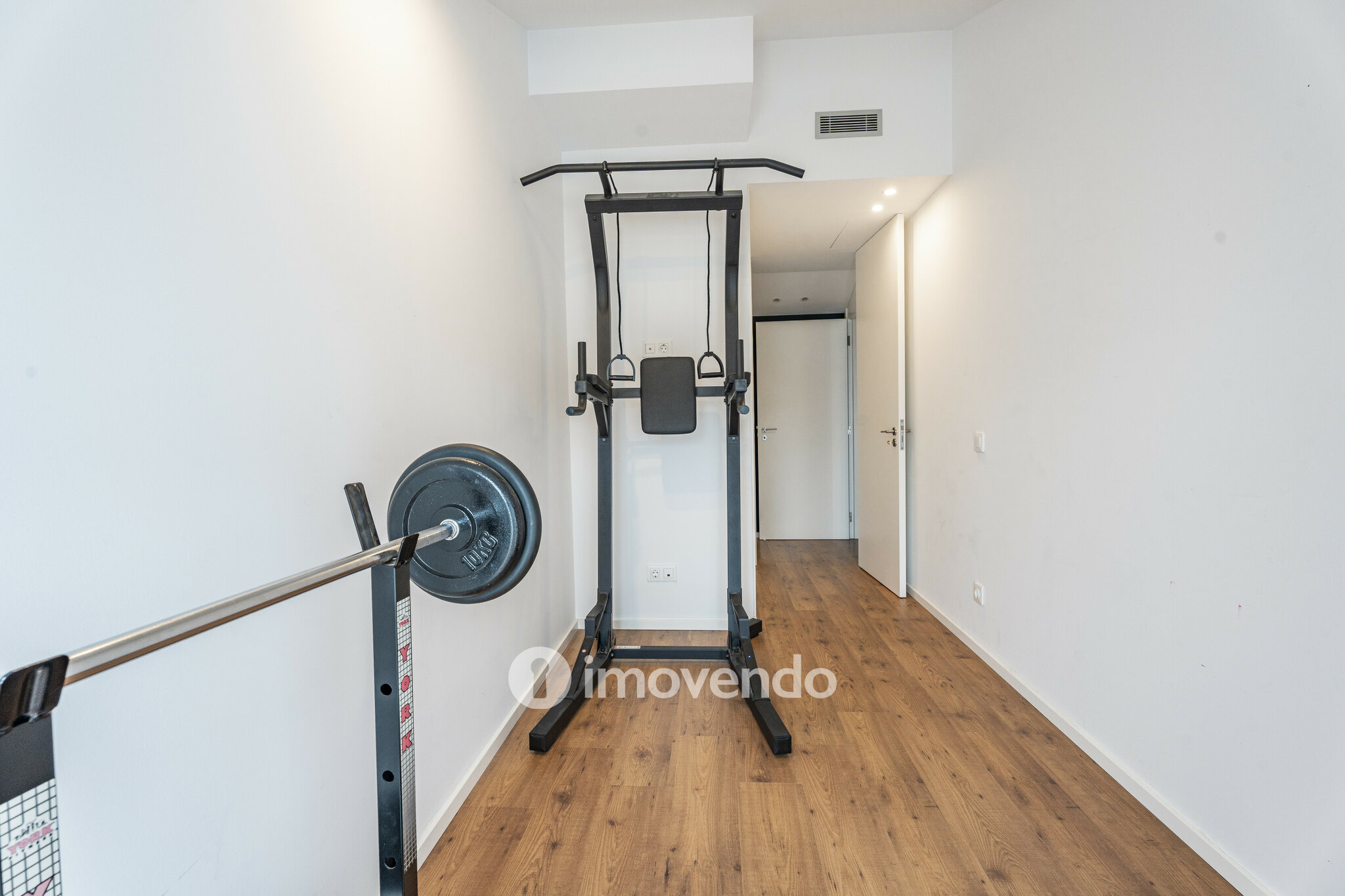 Apartamento T2+1 Duplex, com estacionamento, no Bonfim, Porto