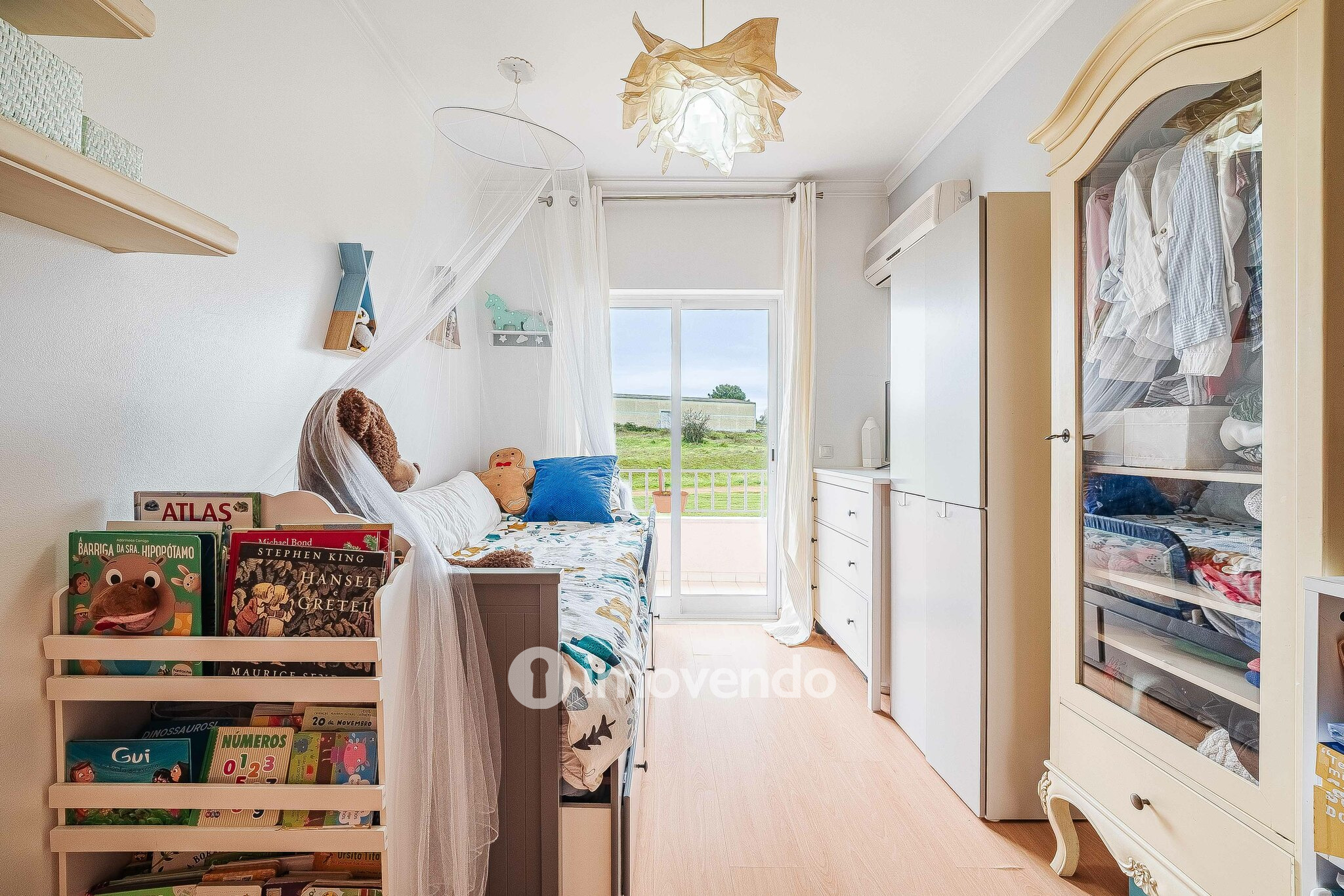 Andar de Moradia T2 Duplex, com garagem e logradouro, no Seixal