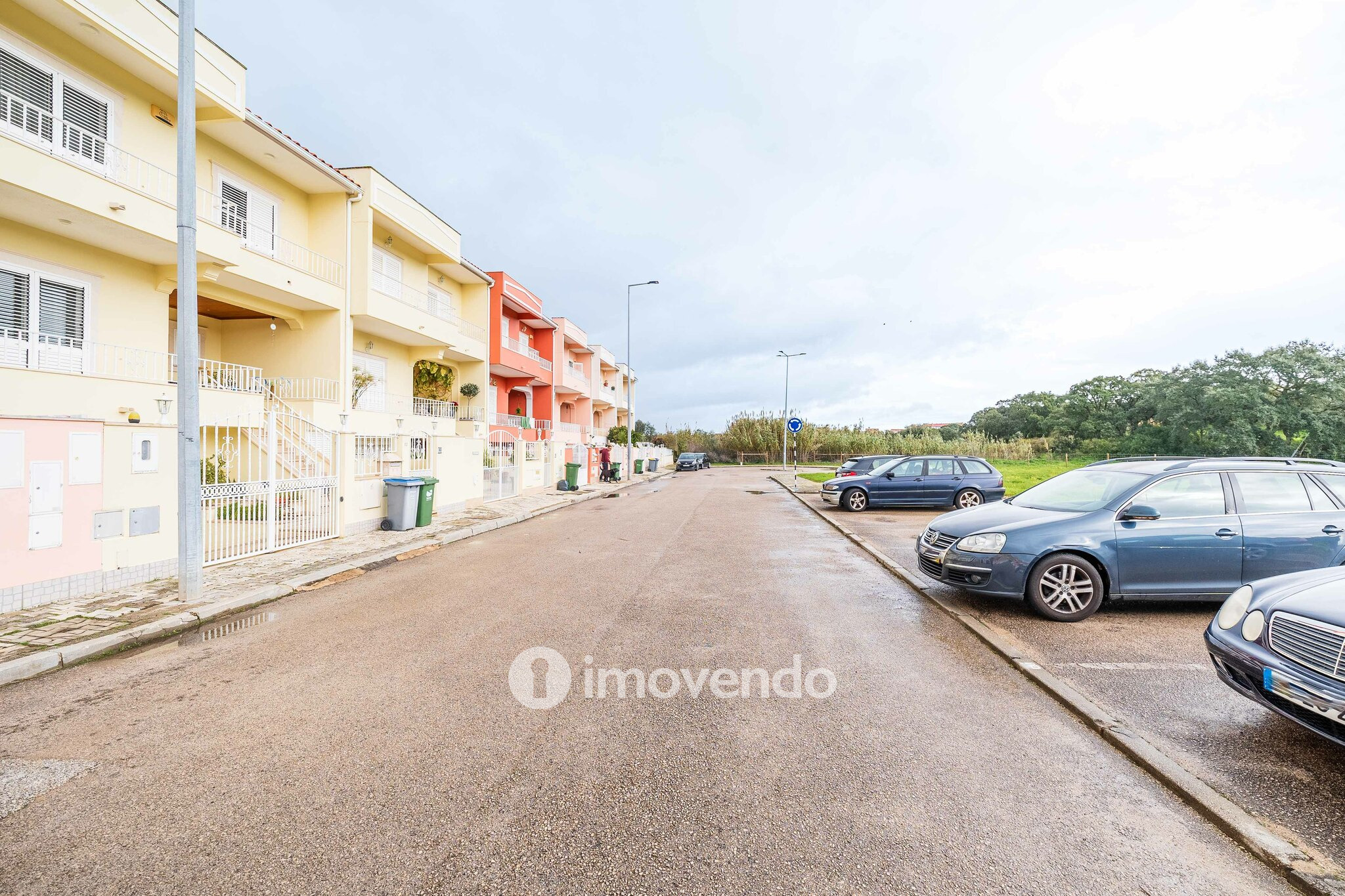 Andar de Moradia T2 Duplex, com garagem e logradouro, no Seixal