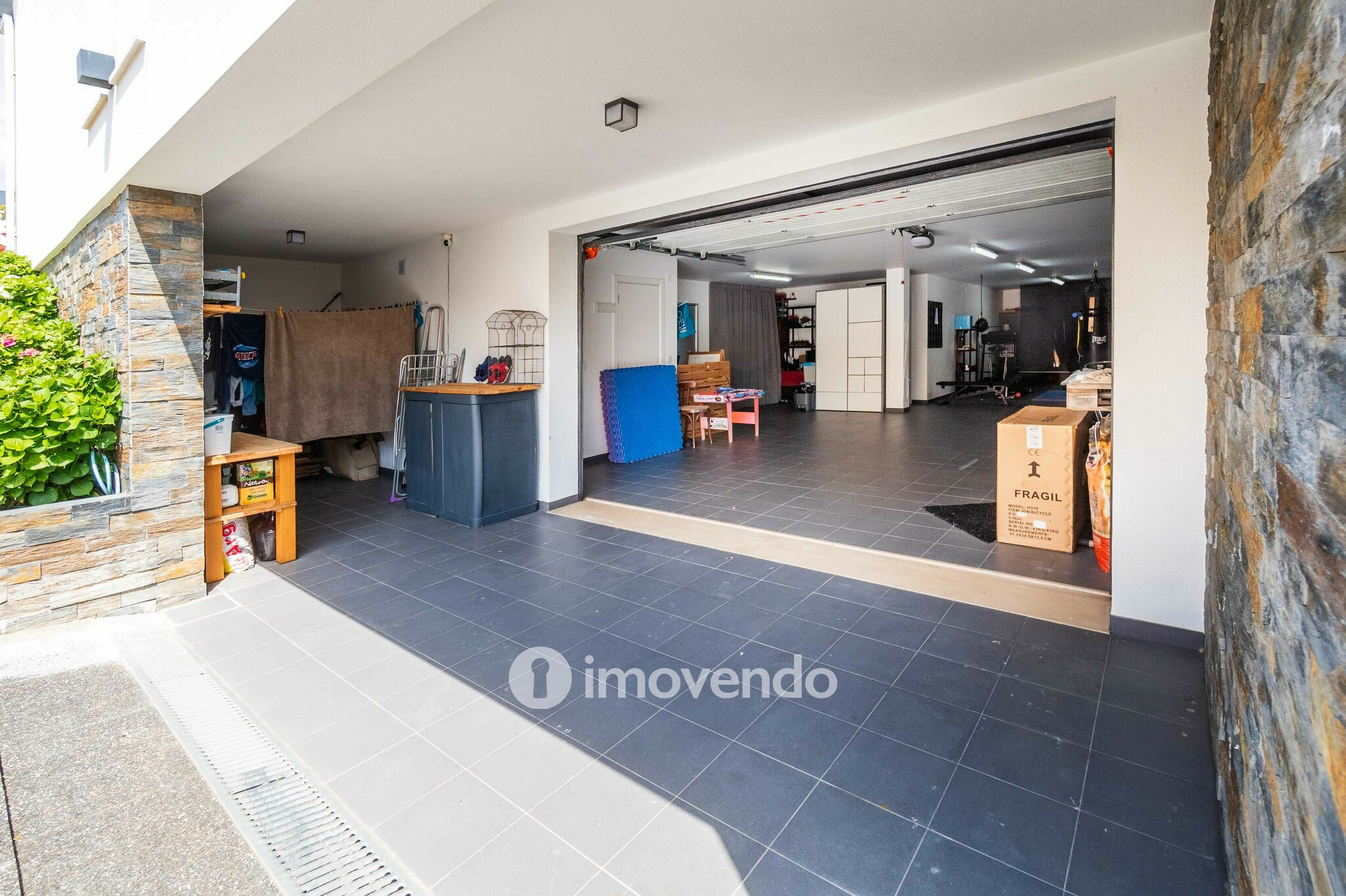 Moradia T5 exclusiva, com piscina e garagem, no Milharado, Mafra