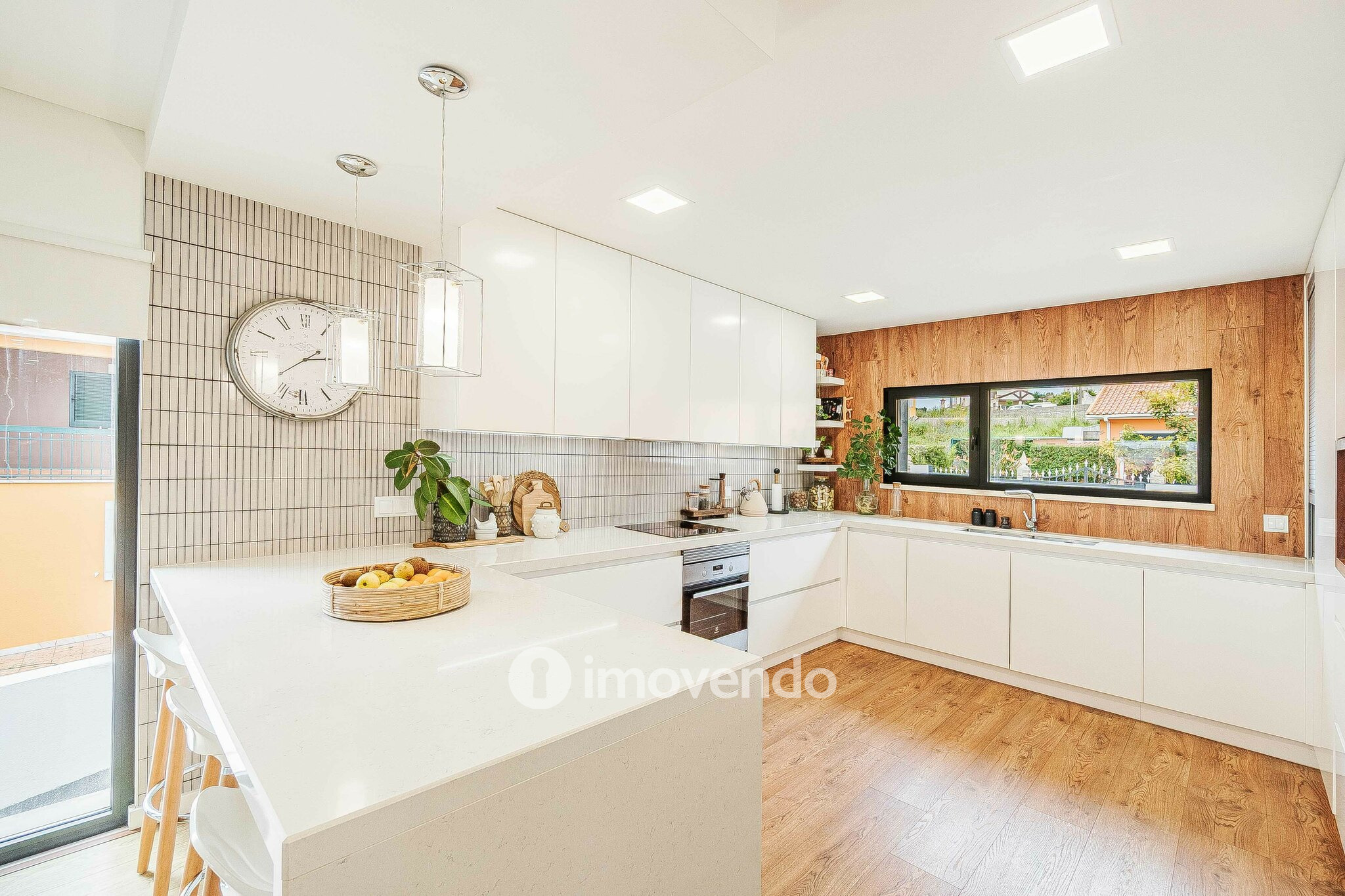 Moradia T5 exclusiva, com piscina e garagem, no Milharado, Mafra