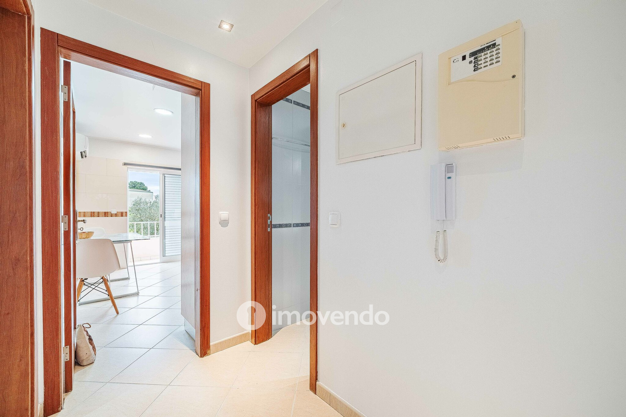 Andar de Moradia T2 Duplex, com garagem e logradouro, no Seixal