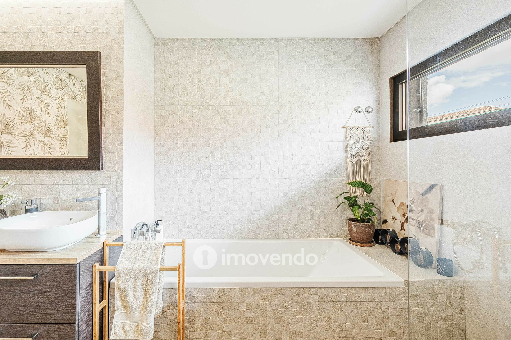 Moradia T5 exclusiva, com piscina e garagem, no Milharado, Mafra