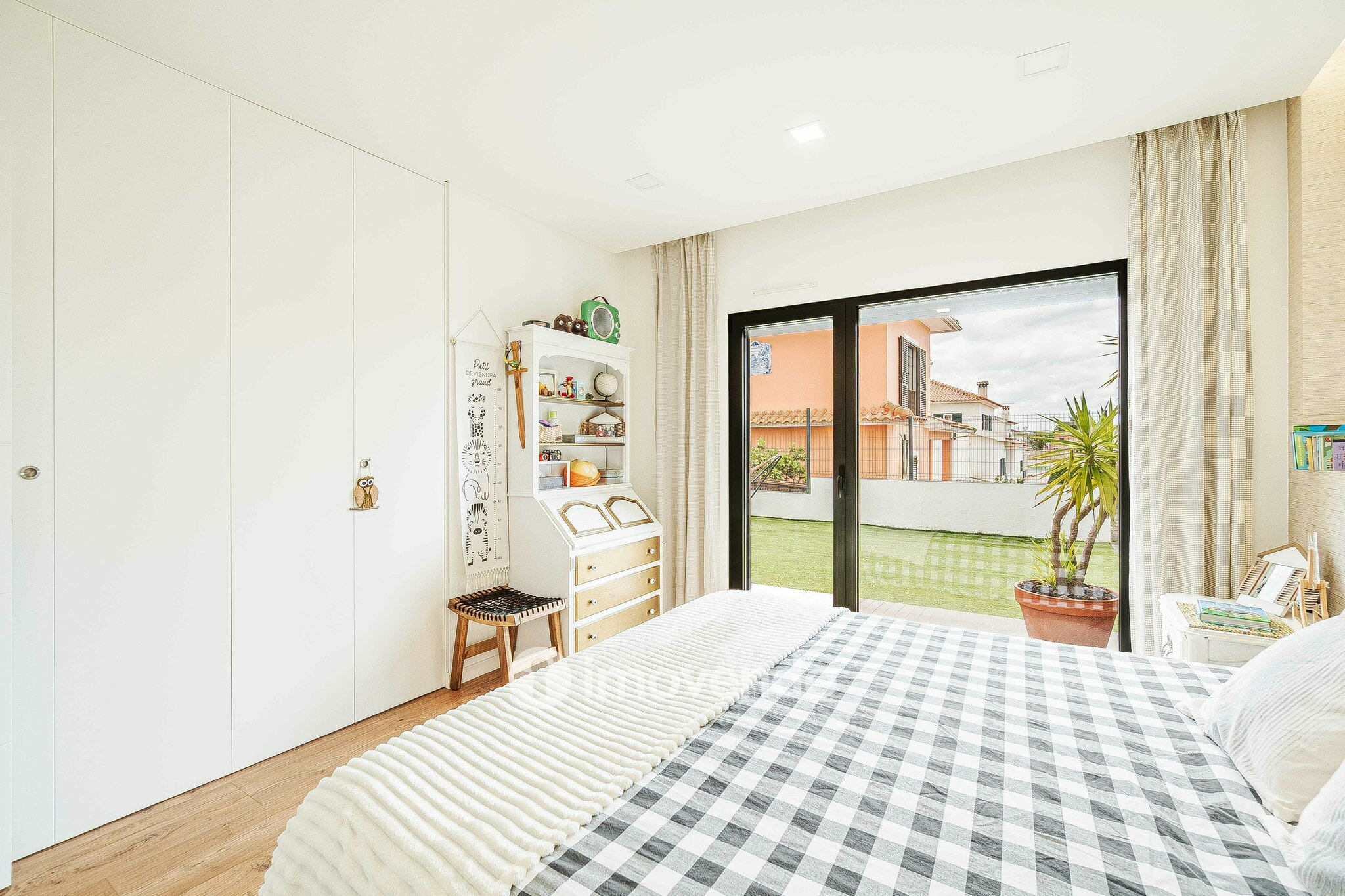 Moradia T5 exclusiva, com piscina e garagem, no Milharado, Mafra