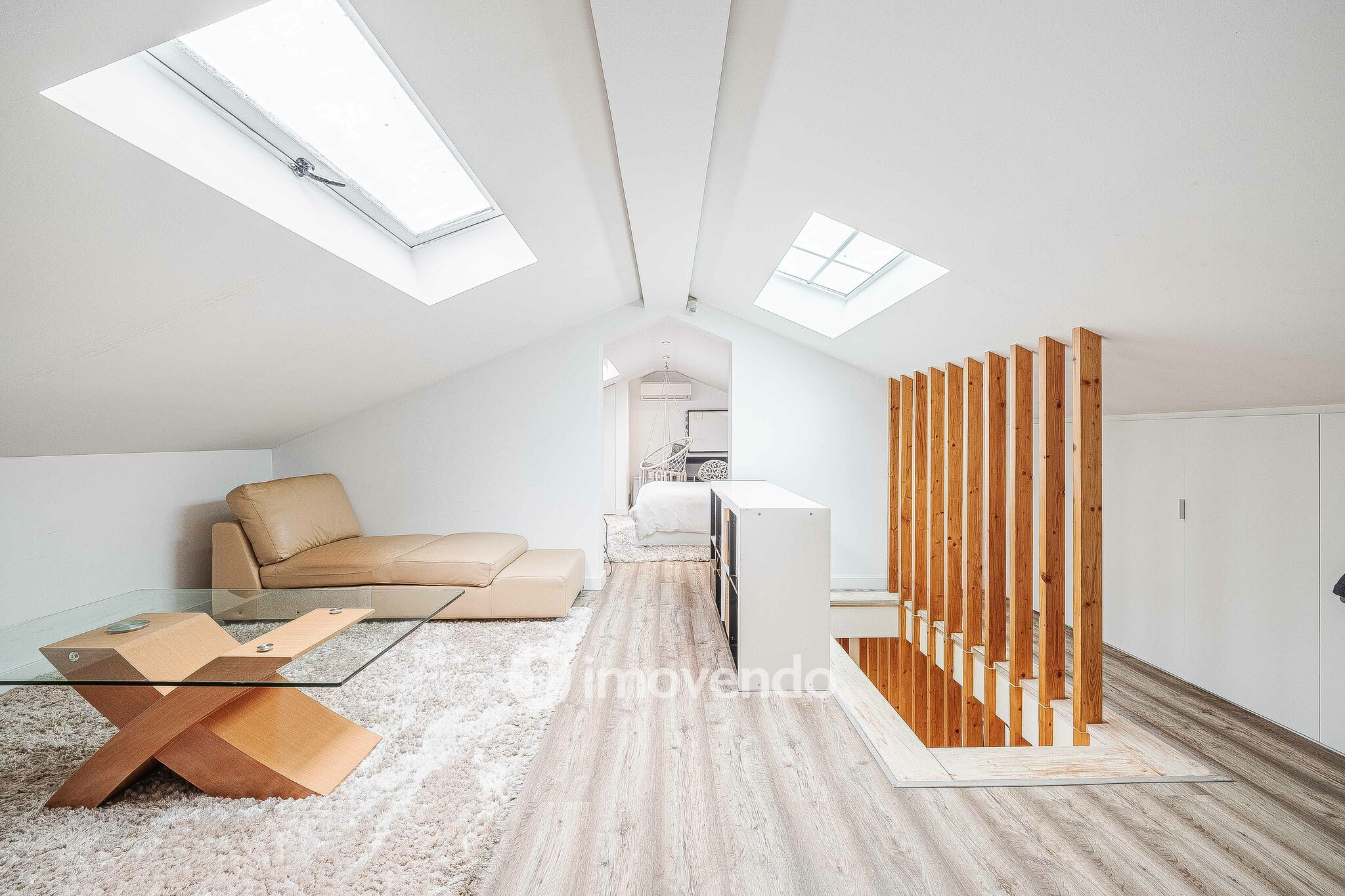 Andar de Moradia T2 Duplex, com garagem e logradouro, no Seixal