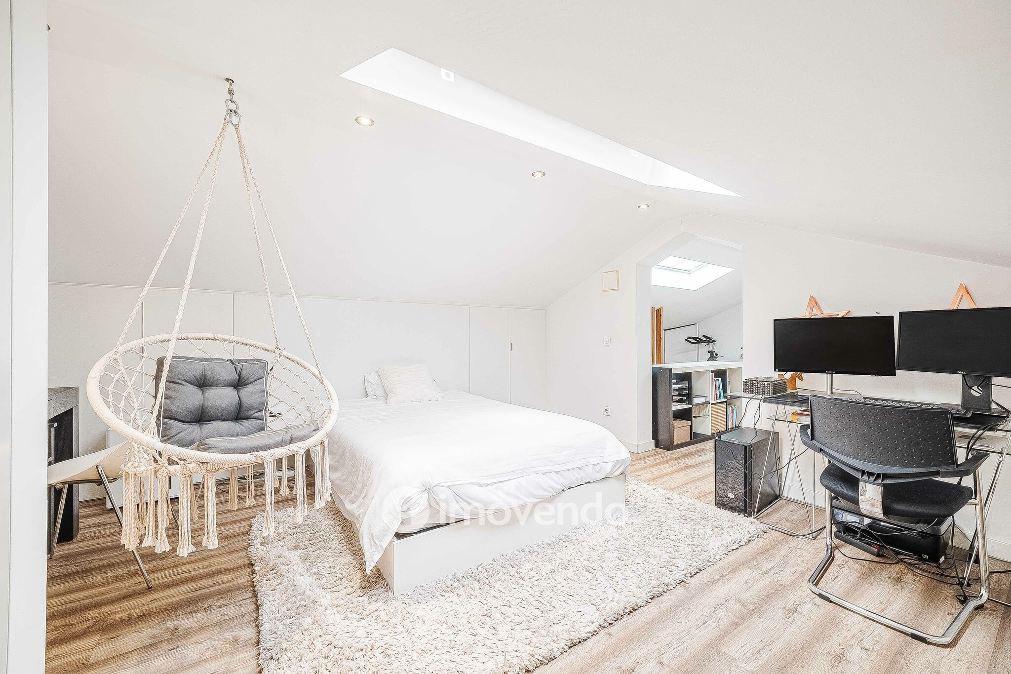 Andar de Moradia T2 Duplex, com garagem e logradouro, no Seixal