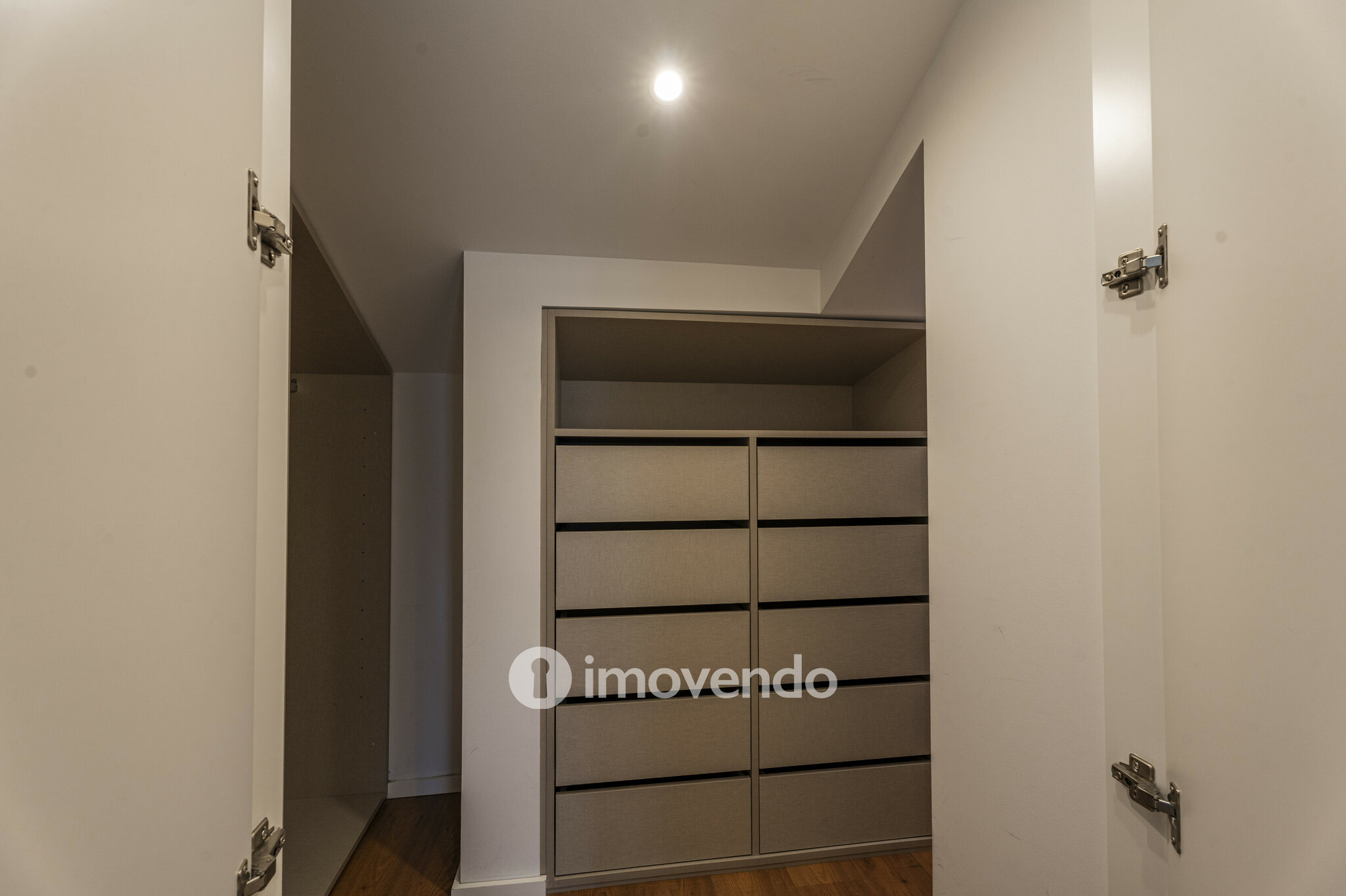 Apartamento T2+1 Duplex, com estacionamento, no Bonfim, Porto
