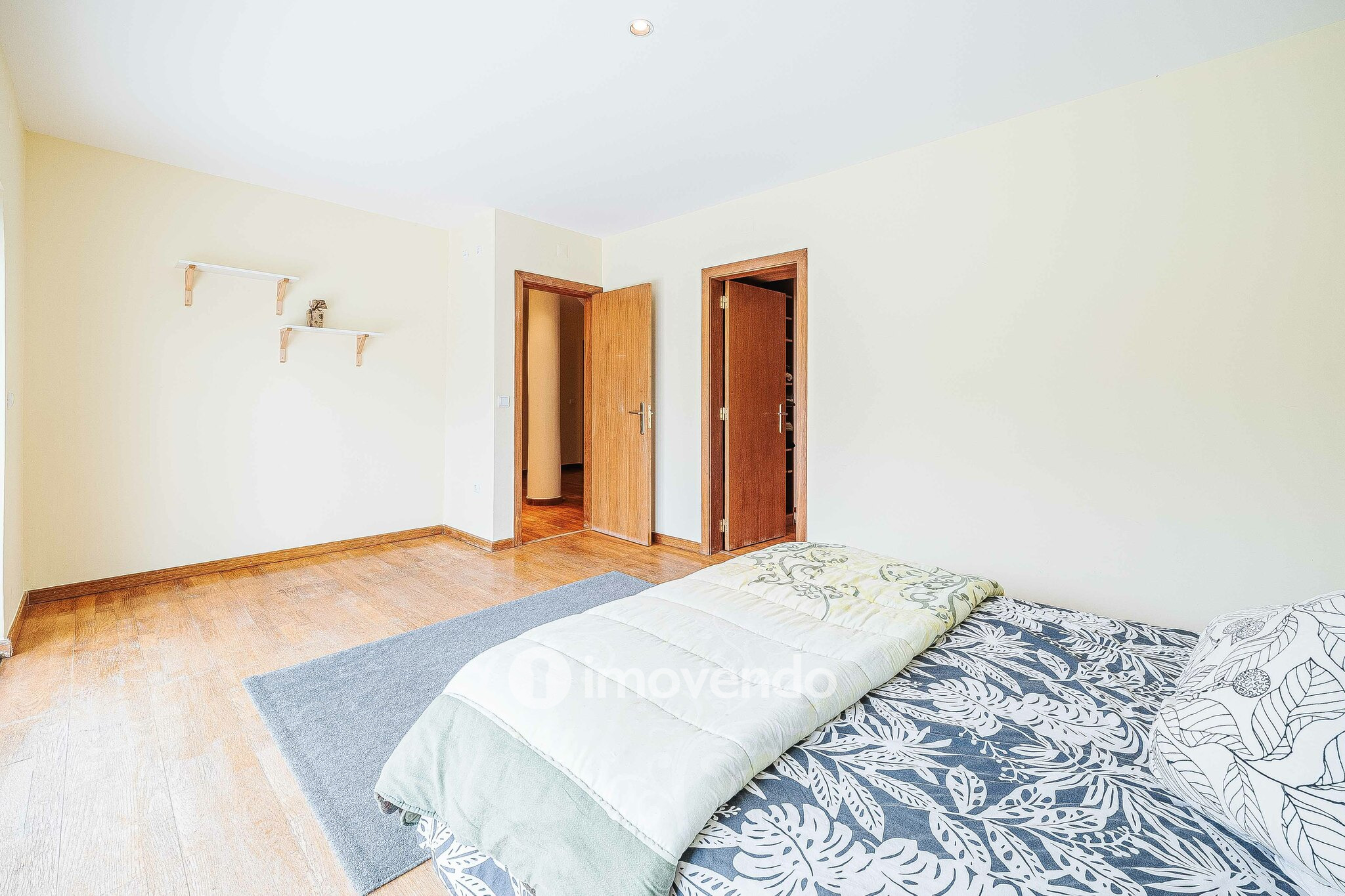 Moradia T5+2 com garagem, em condomínio com piscina, em Murches