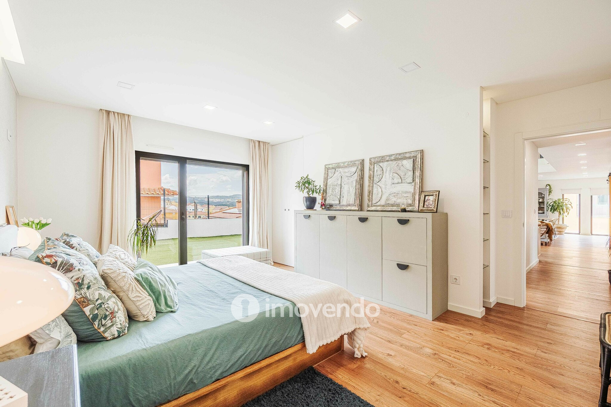 Moradia T5 exclusiva, com piscina e garagem, no Milharado, Mafra