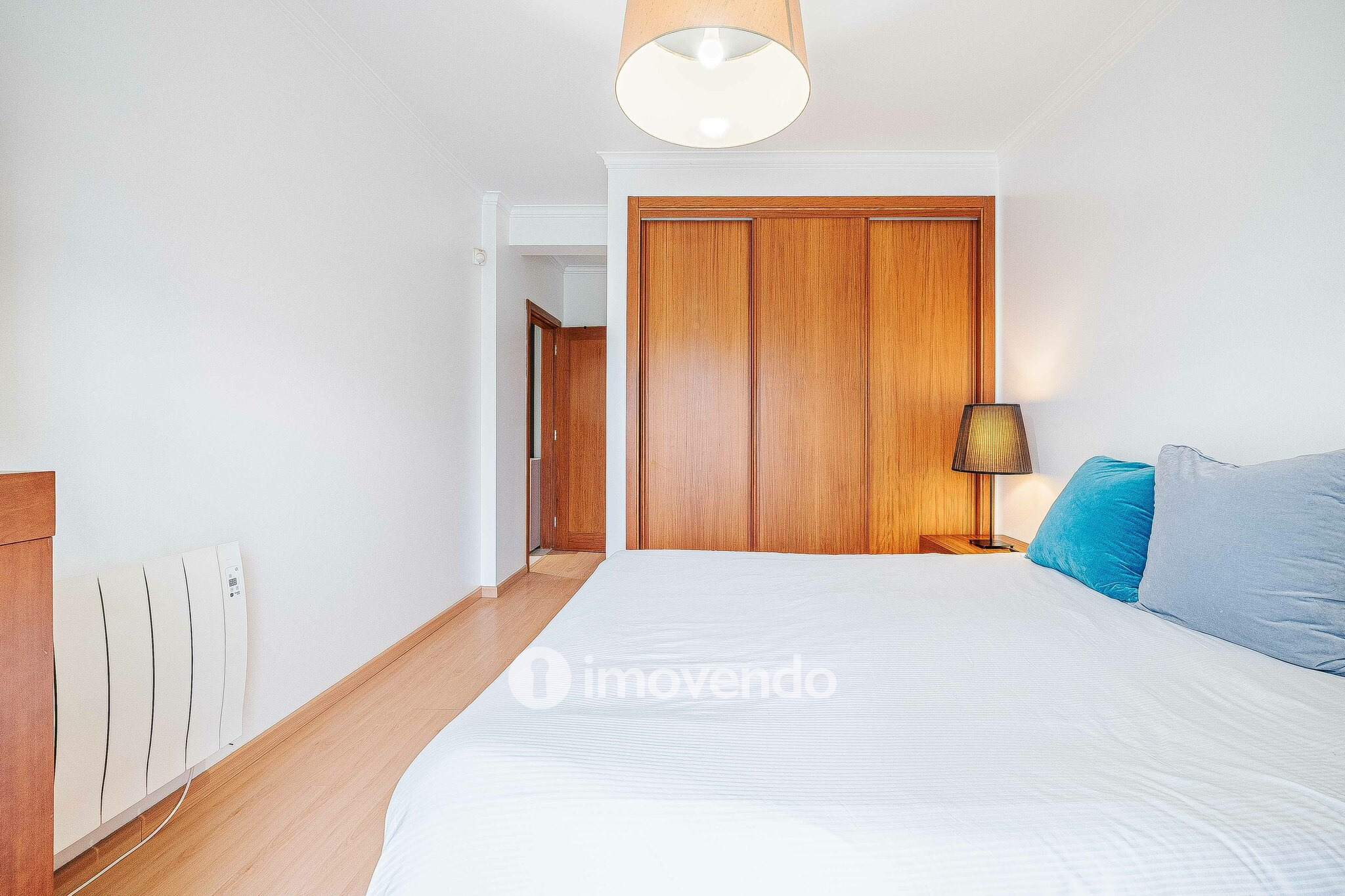 Andar de Moradia T2 Duplex, com garagem e logradouro, no Seixal