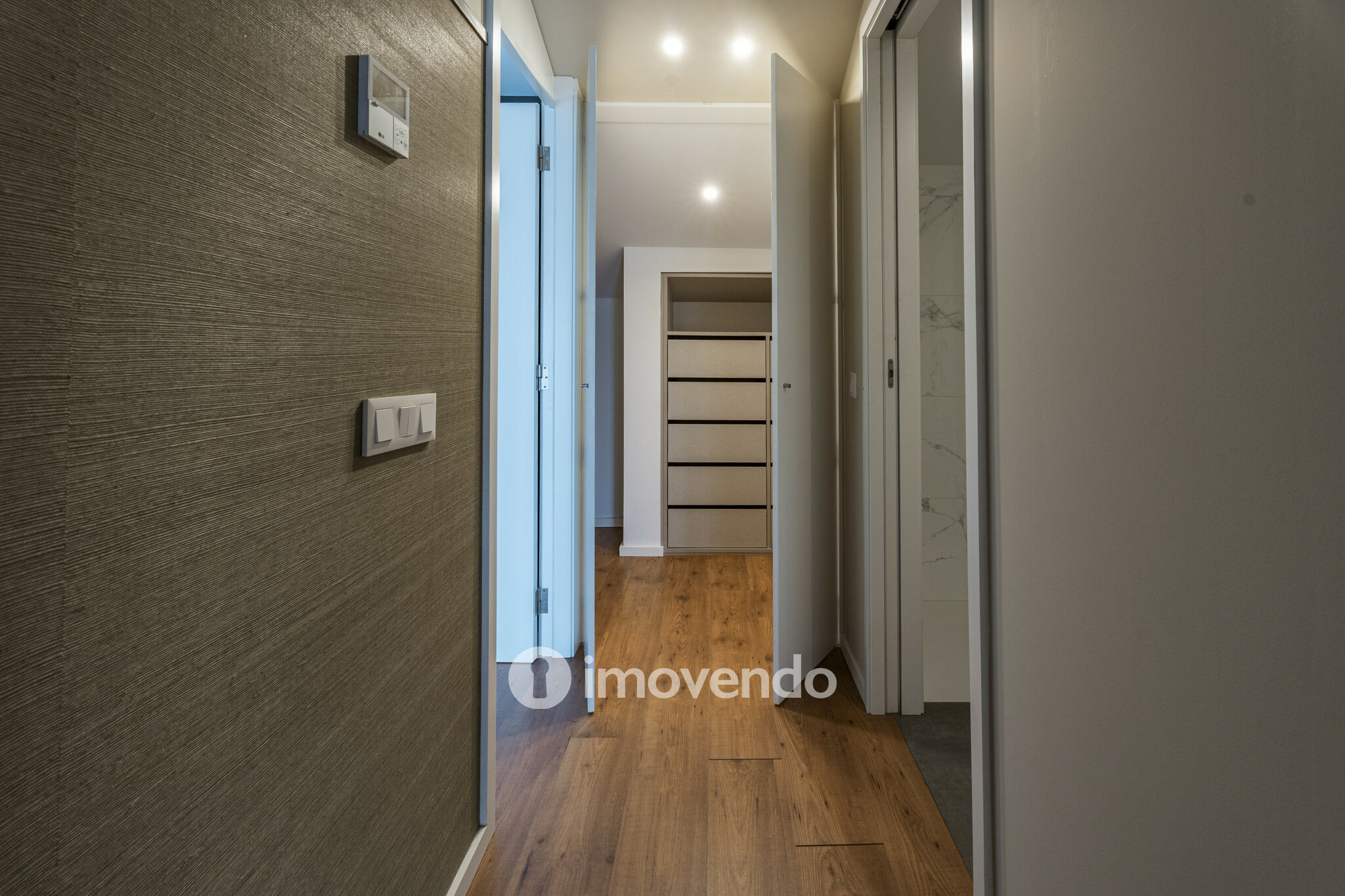 Apartamento T2+1 Duplex, com estacionamento, no Bonfim, Porto