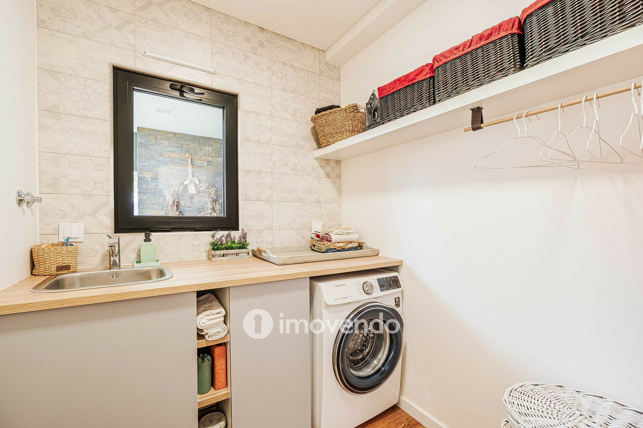 Moradia T5 exclusiva, com piscina e garagem, no Milharado, Mafra
