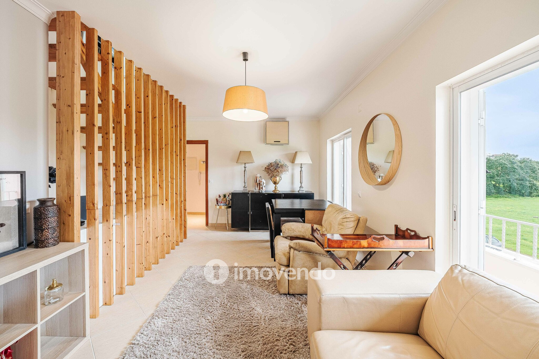 Andar de Moradia T2 Duplex, com garagem e logradouro, no Seixal