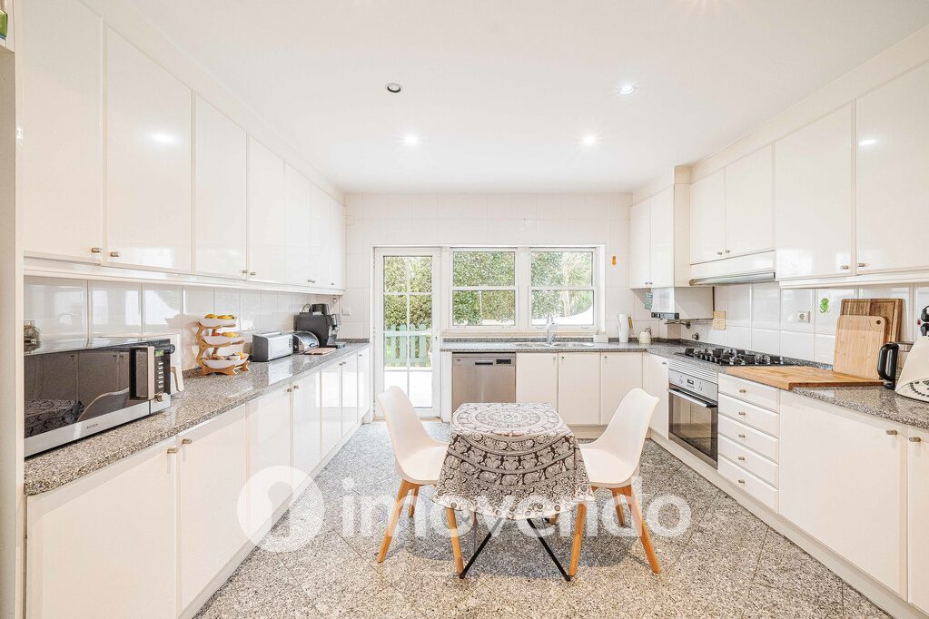 Moradia T5 em Cascais, Alcabideche com 247 m<sup>2</sup> por 1.590.000