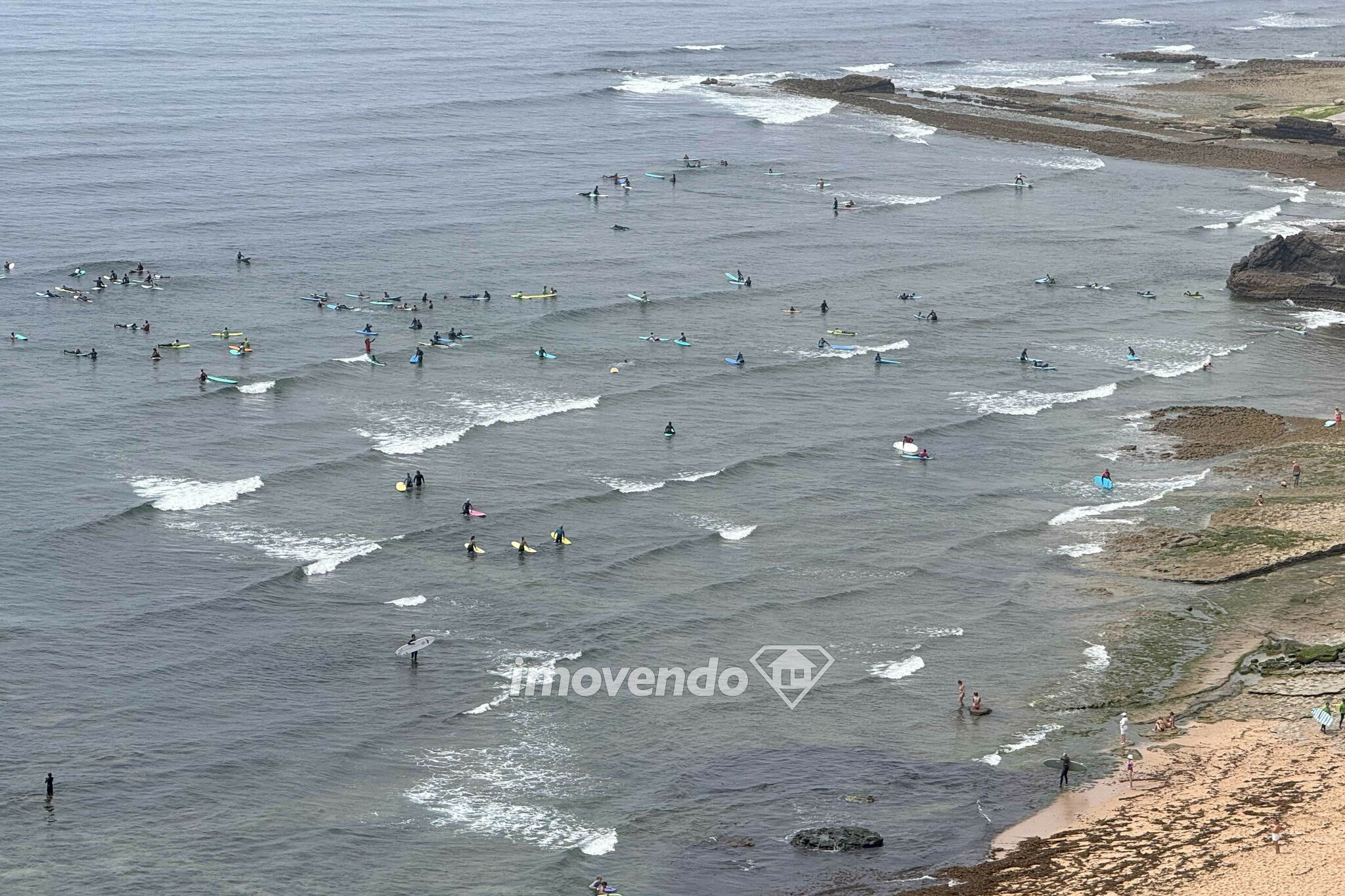 Moradia T4, com piscina e garagem, perto da praia, na Ericeira