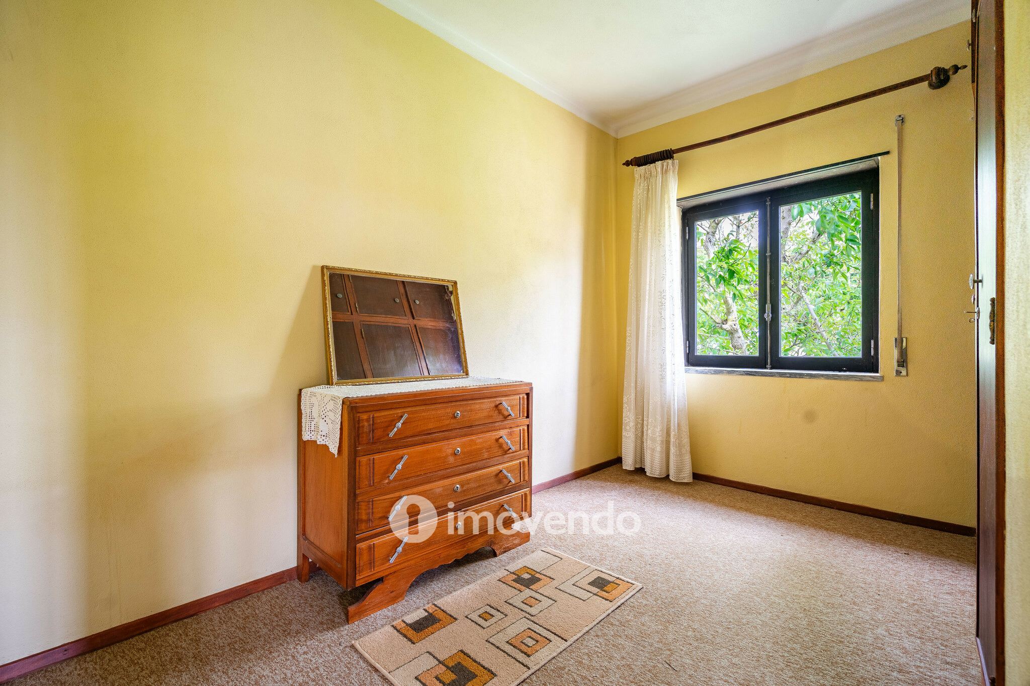 Moradia isolada T4, com terreno, no Reguengo Grande, Lourinhã