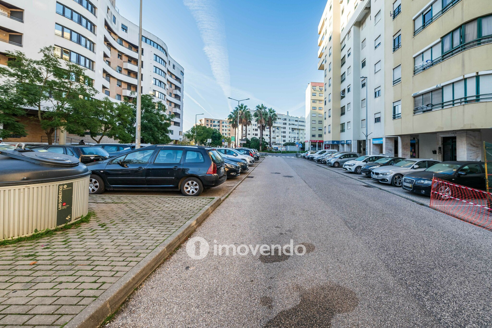 Apartamento T1, com lugar de estacionamento, em Loures