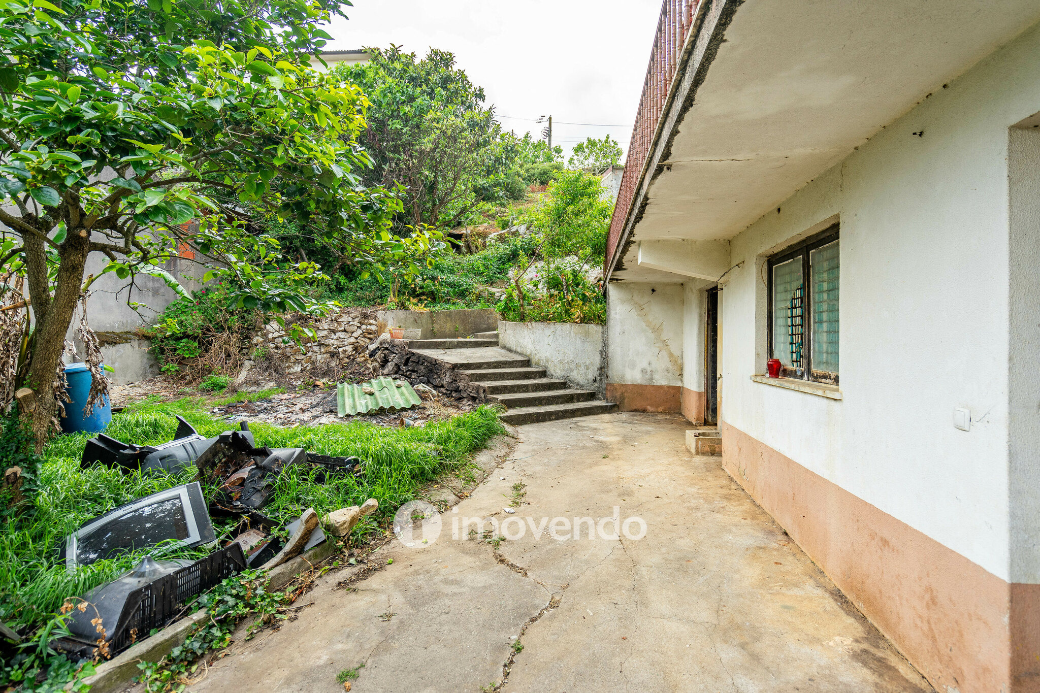 Moradia isolada T4, com terreno, no Reguengo Grande, Lourinhã