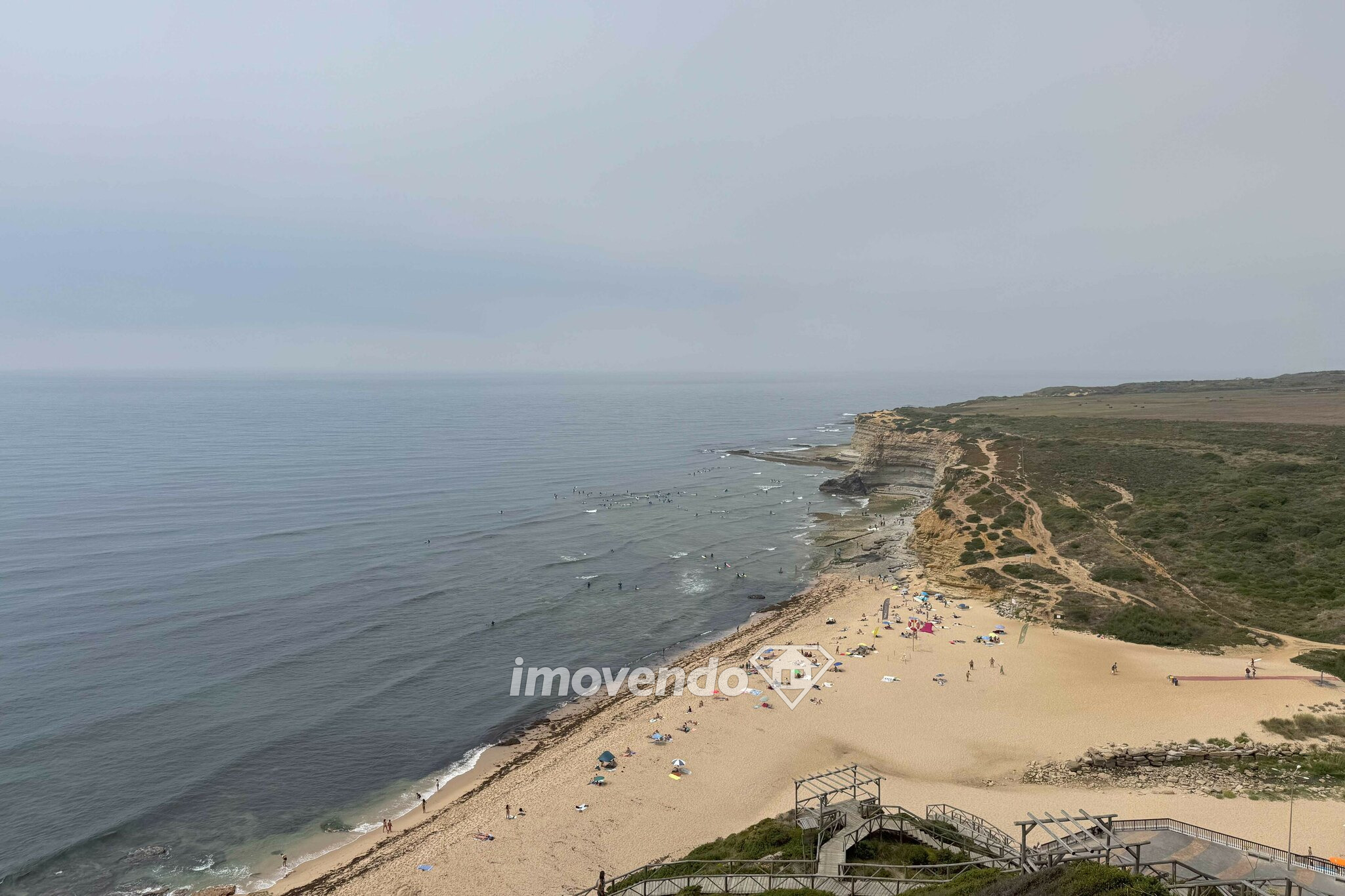 Moradia T4, com piscina e garagem, perto da praia, na Ericeira