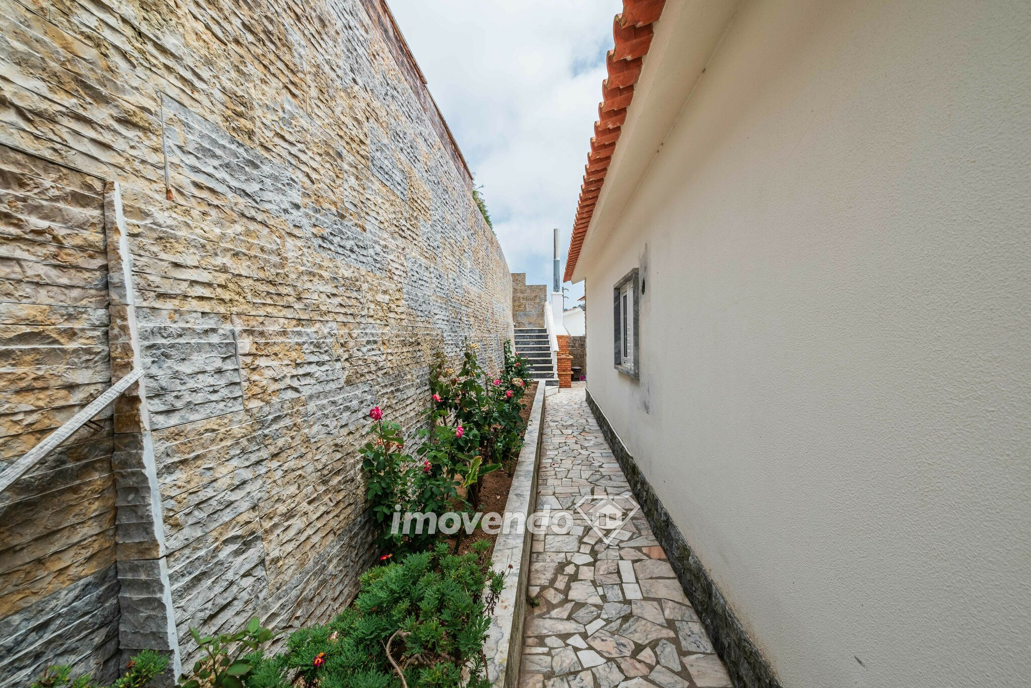 Moradia T4, com piscina e garagem, perto da praia, na Ericeira