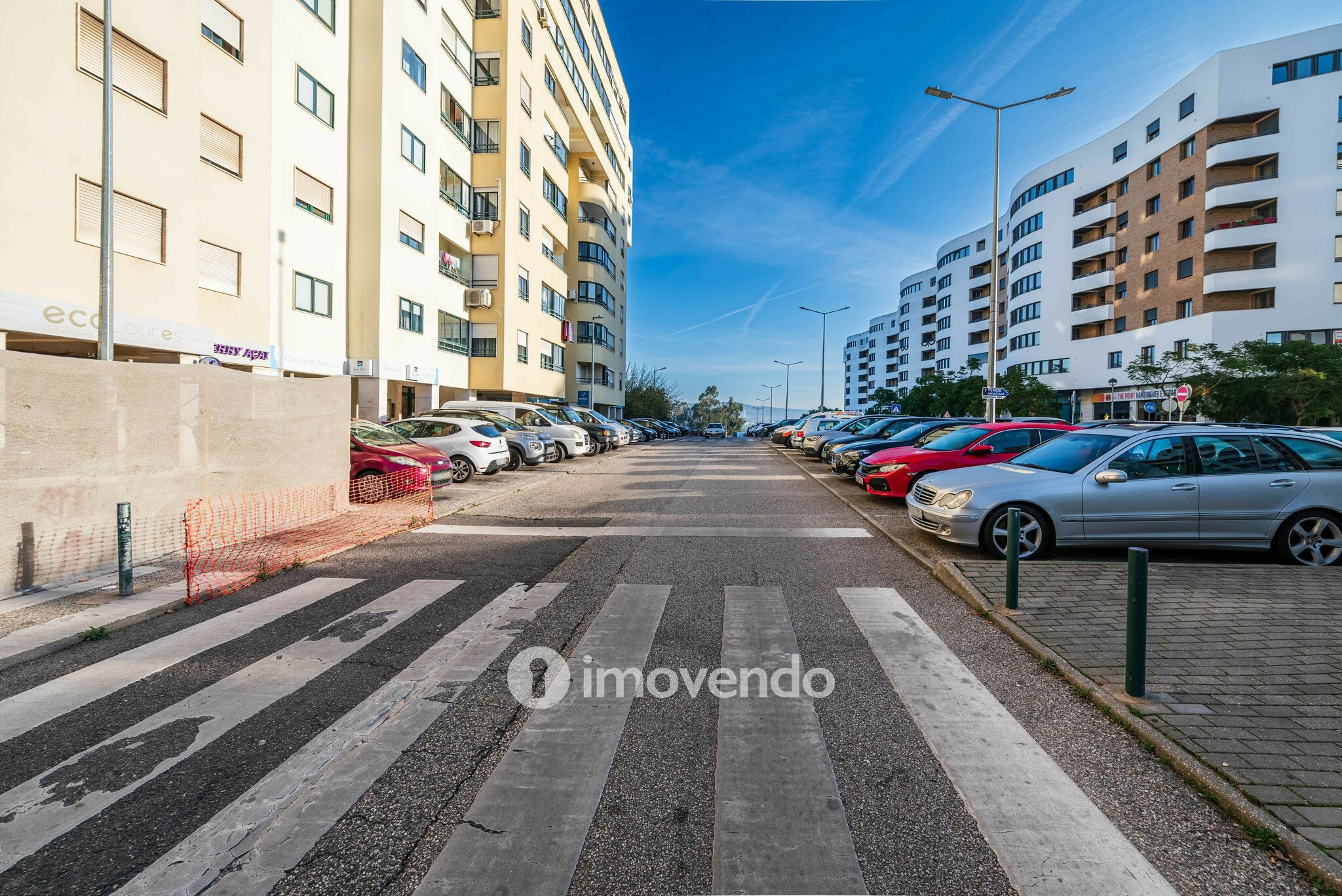 Apartamento T1, com lugar de estacionamento, em Loures