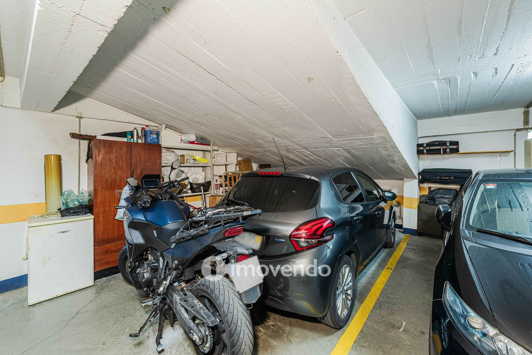 Apartamento T1, com lugar de estacionamento, em Loures