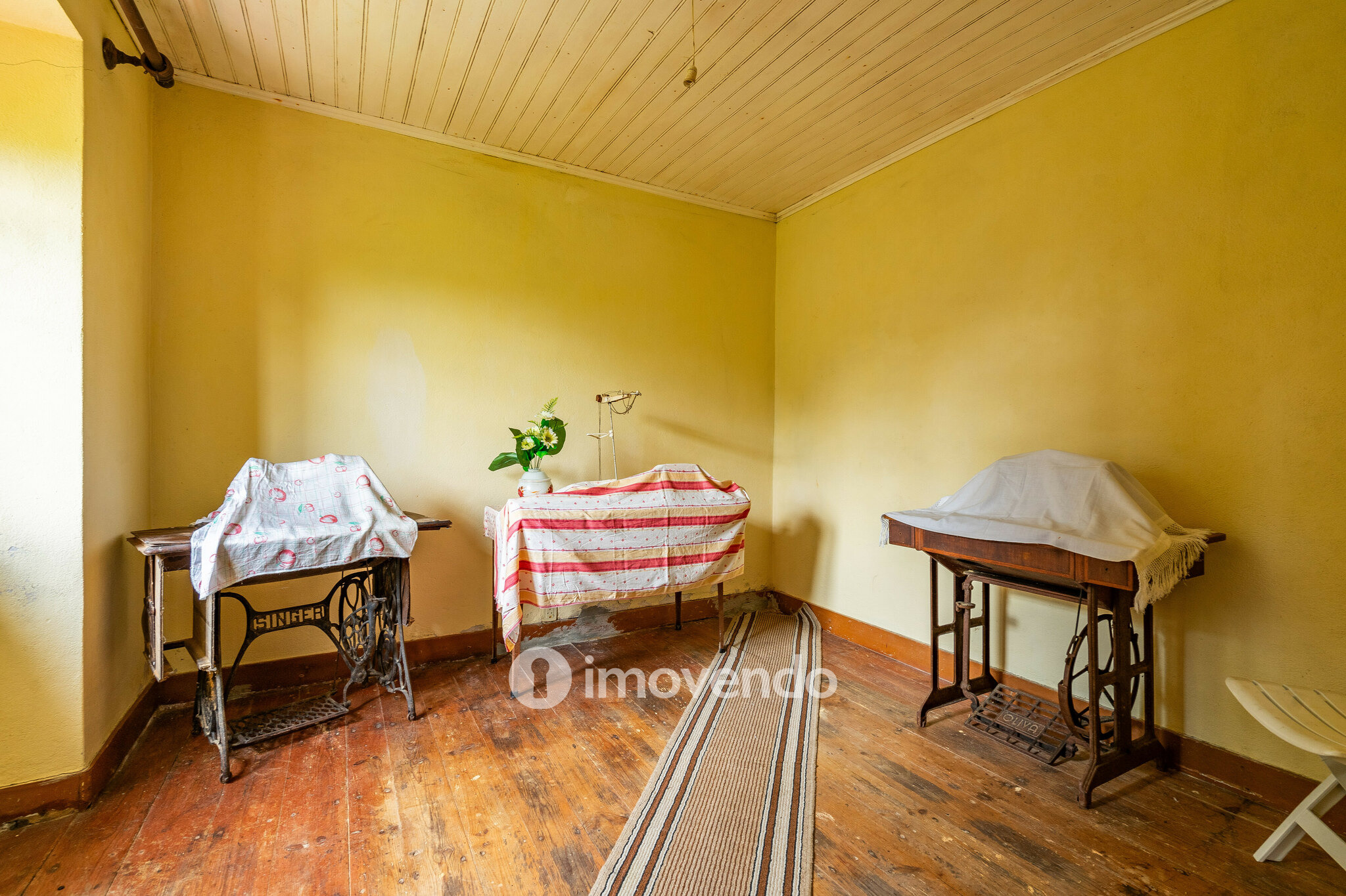 Moradia isolada T4, com terreno, no Reguengo Grande, Lourinhã
