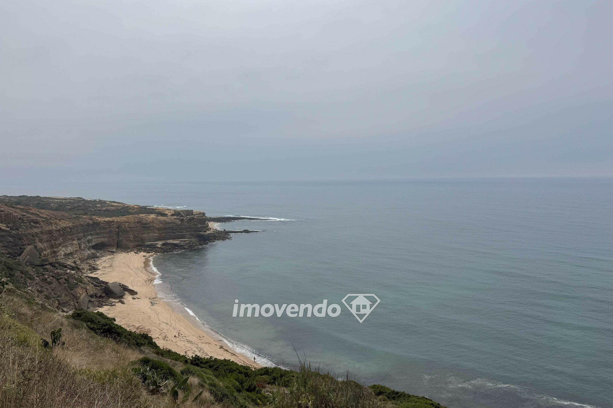 Moradia T4, com piscina e garagem, perto da praia, na Ericeira