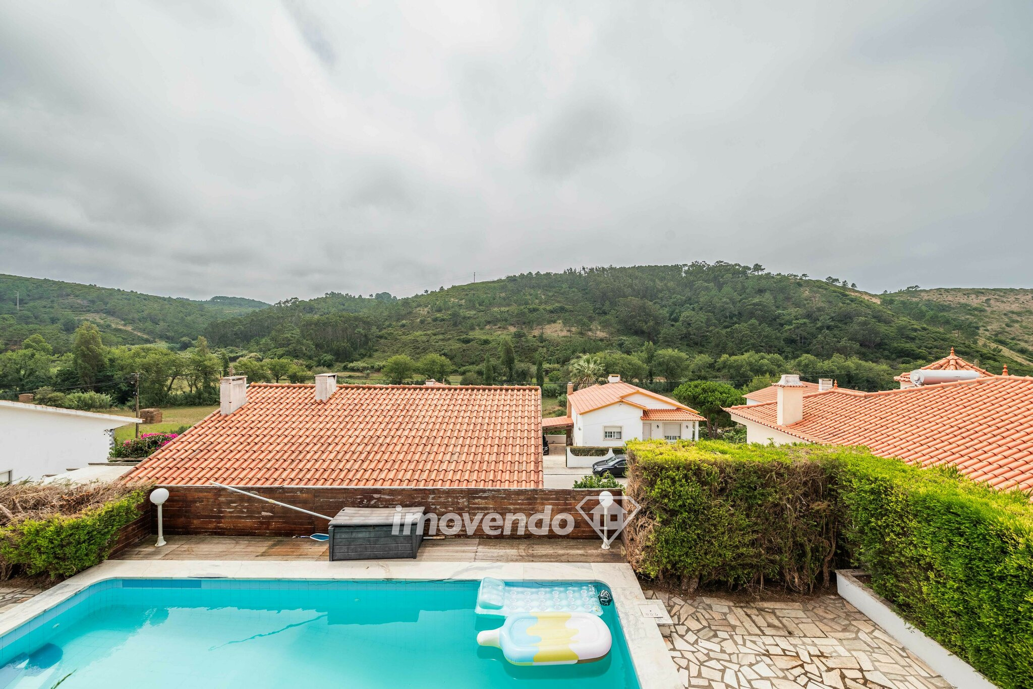 Moradia T4, com piscina e garagem, perto da praia, na Ericeira