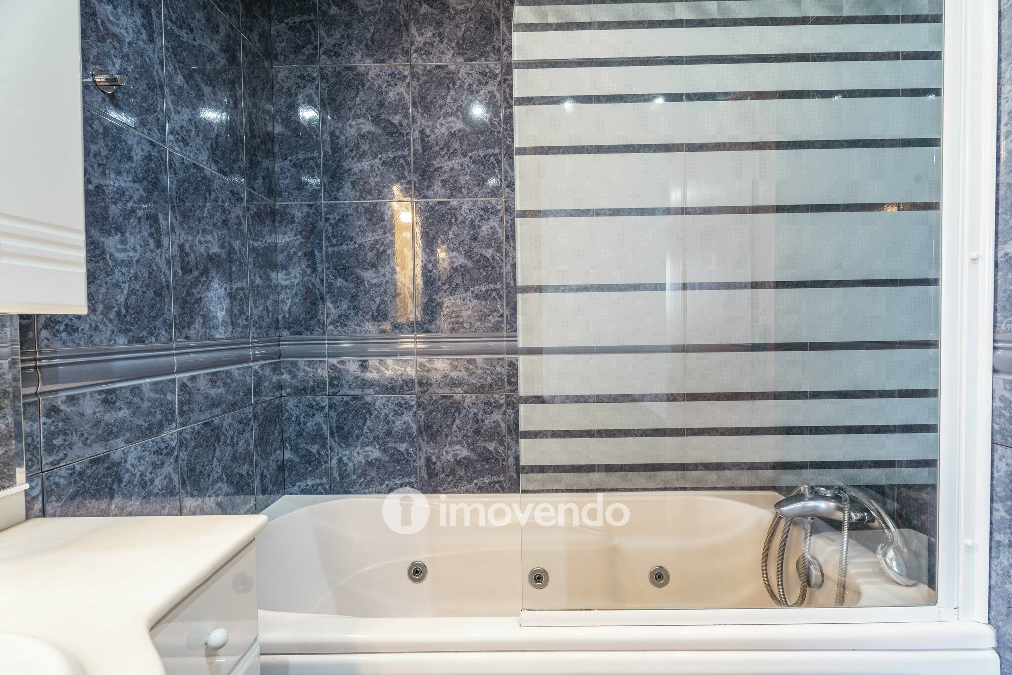 Apartamento T3 exclusivo e pronto a habitar, com garagem, na Maia