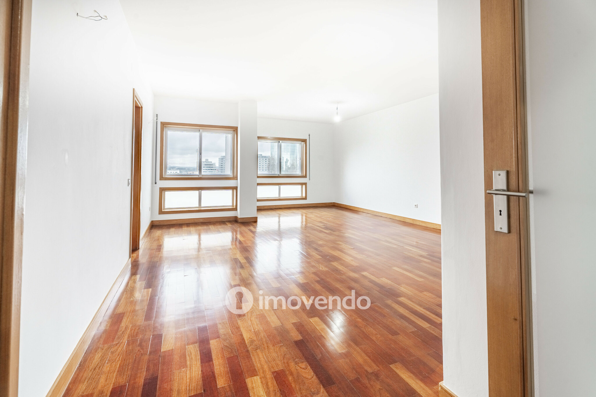 Apartamento T3 exclusivo e pronto a habitar, com garagem, na Maia