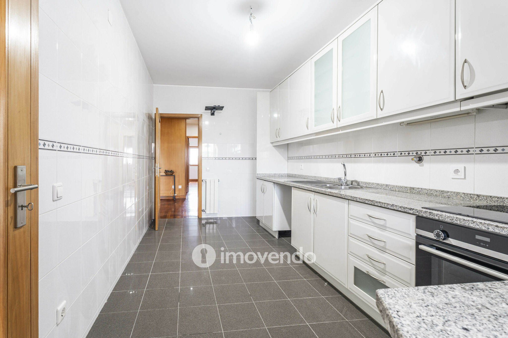 Apartamento T3 exclusivo e pronto a habitar, com garagem, na Maia