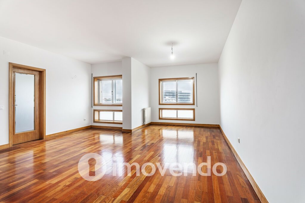 Apartamento T3 em Maia, Maia com 147 m<sup>2</sup> por 439.000