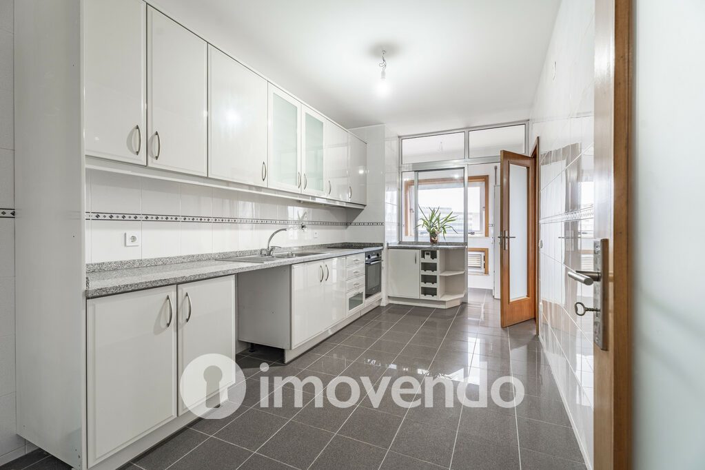 Apartamento T3 em Maia, Maia com 147 m<sup>2</sup> por 439.000