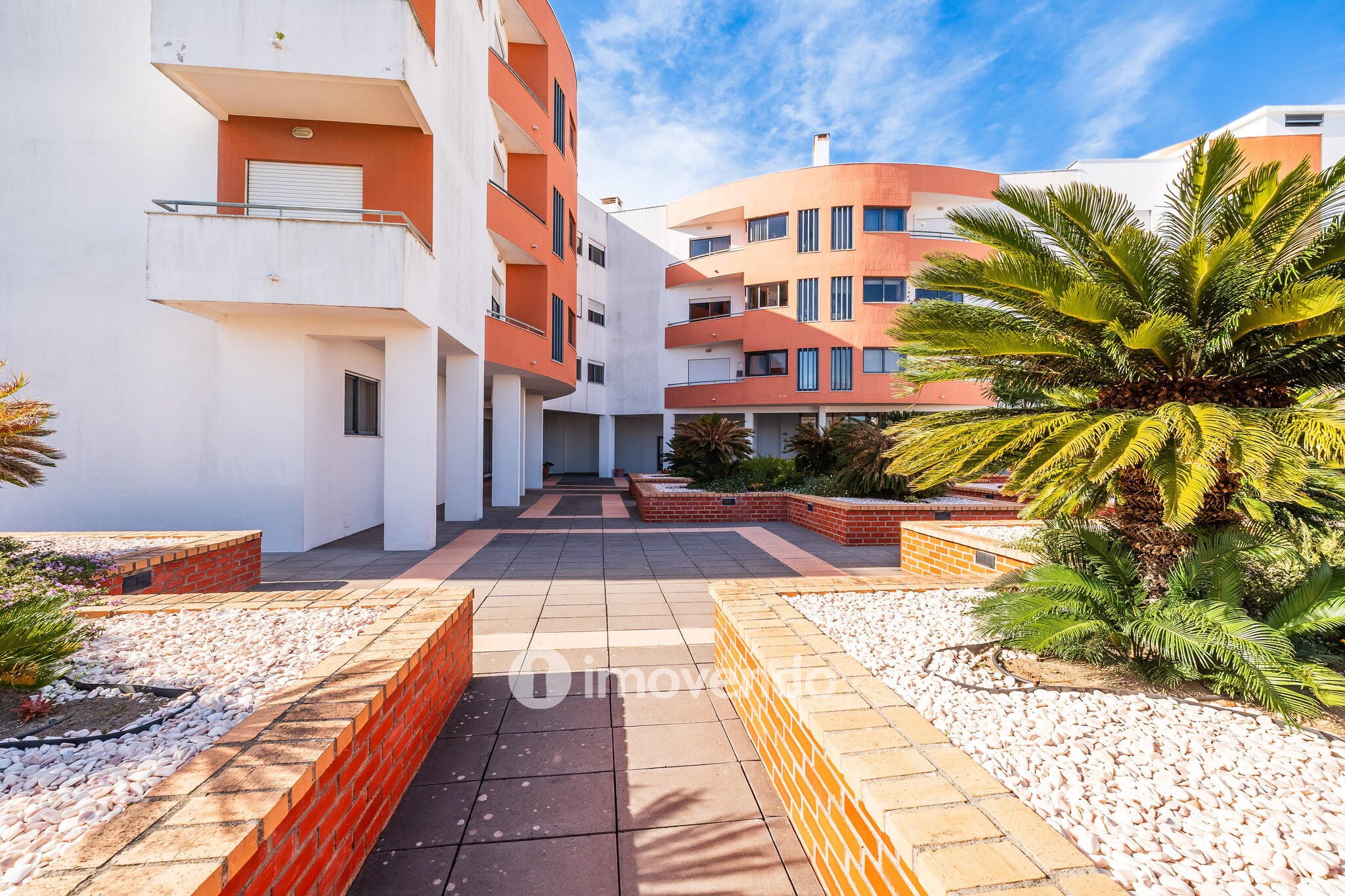 Apartamento T2 exclusivo, com garagem, em Paço de Arcos