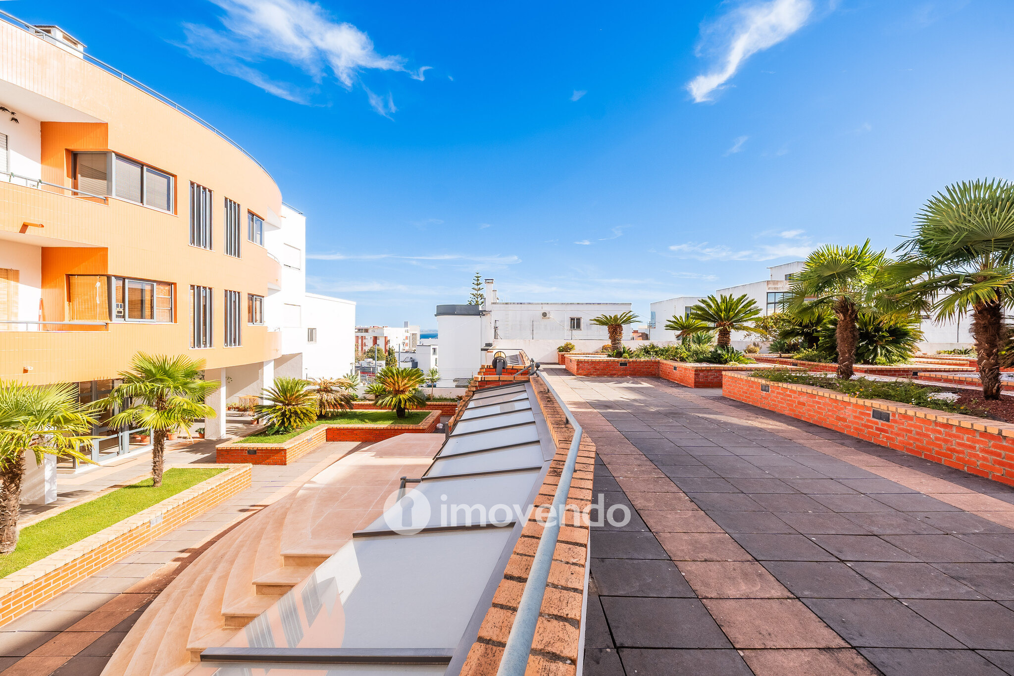 Apartamento T2 exclusivo, com garagem, em Paço de Arcos