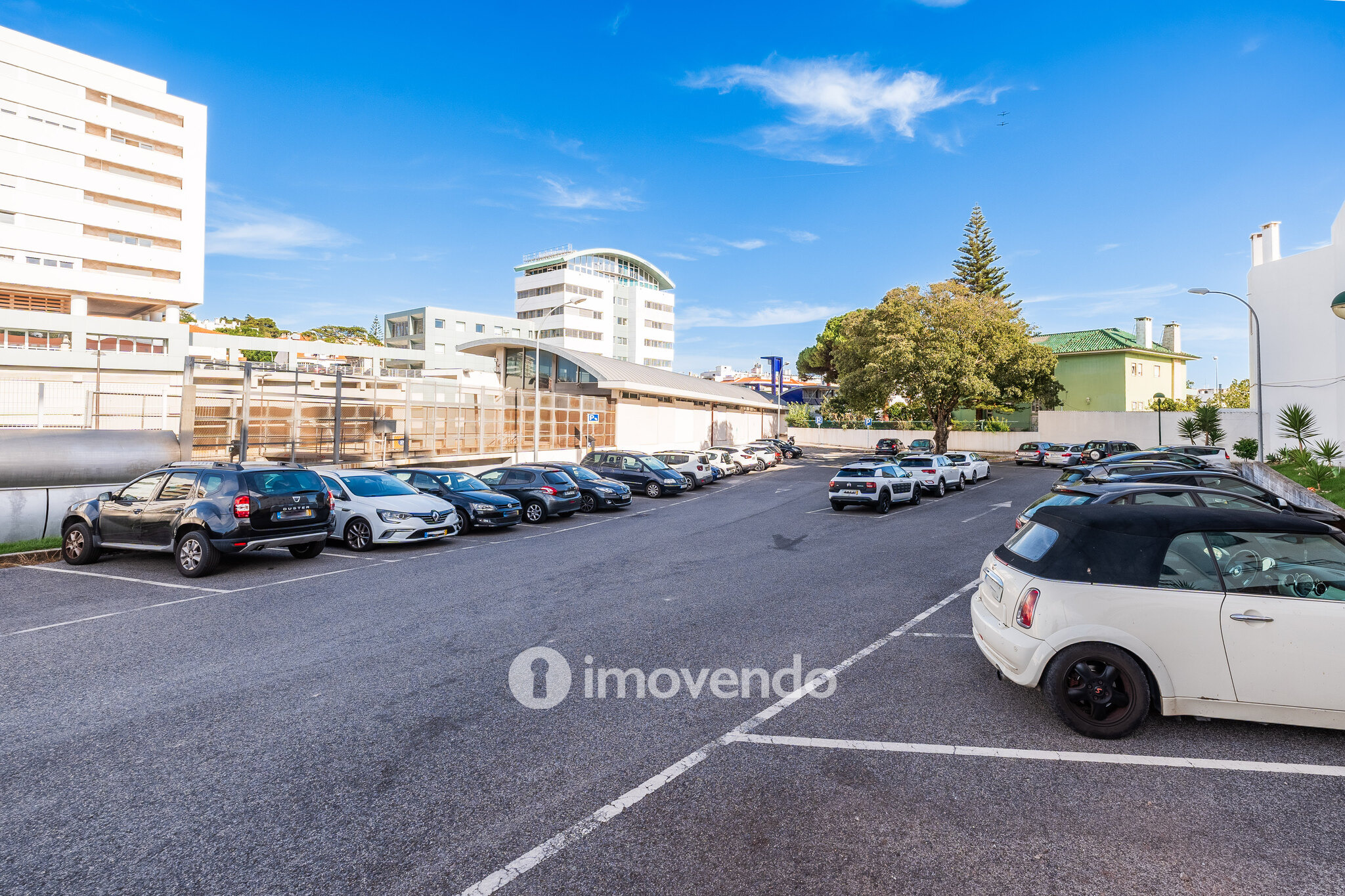 Apartamento T2 exclusivo, com garagem, em Paço de Arcos