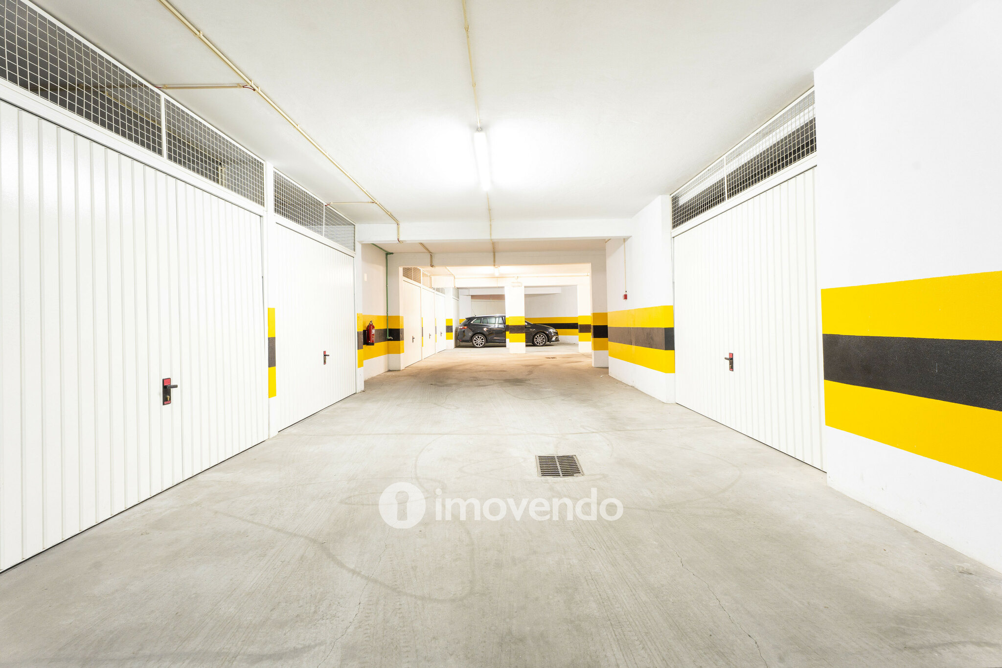 Apartamento T3 moderno, com garagem e varanda, em Braga