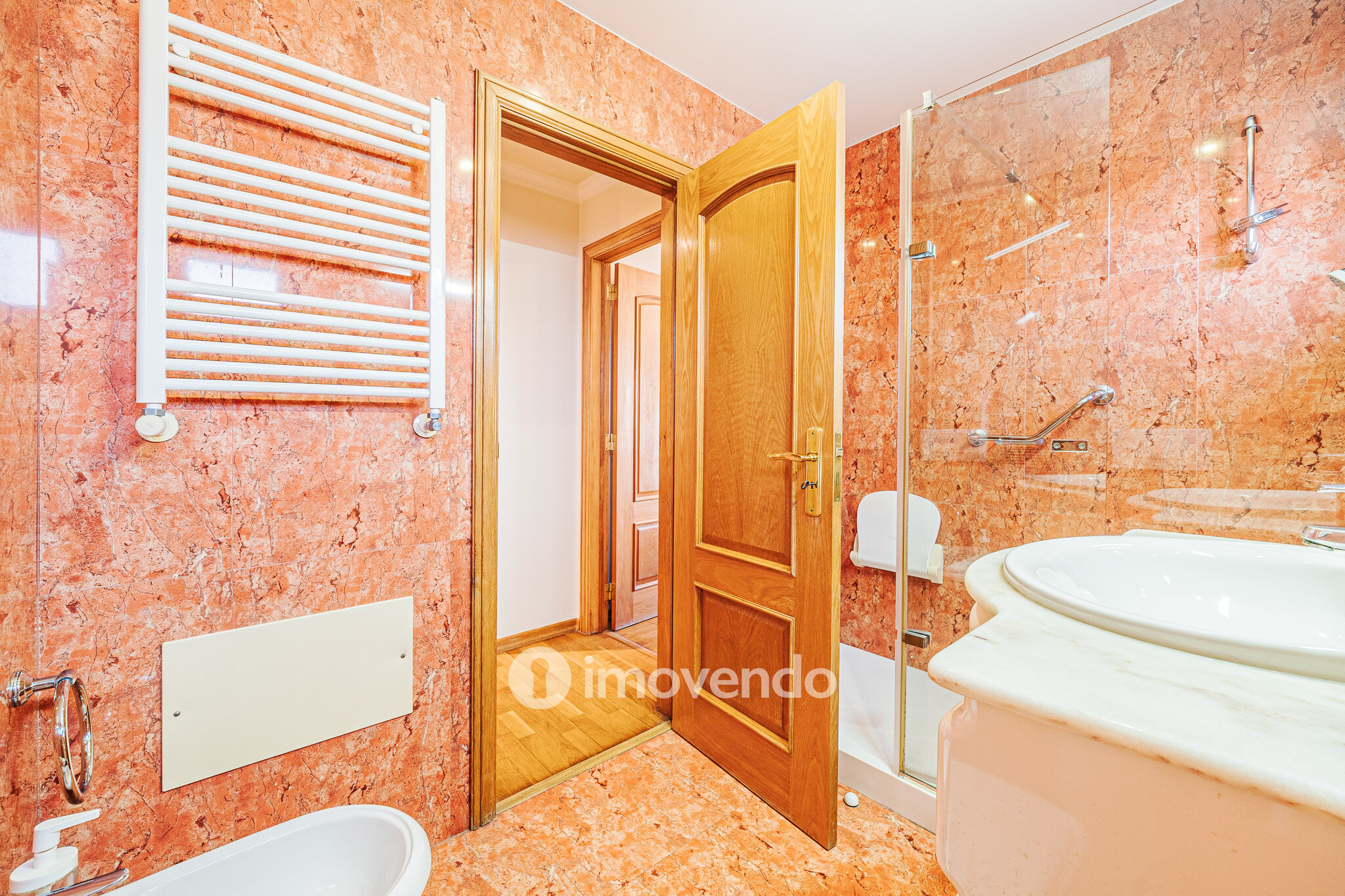 Apartamento T2 exclusivo, com garagem, em Paço de Arcos